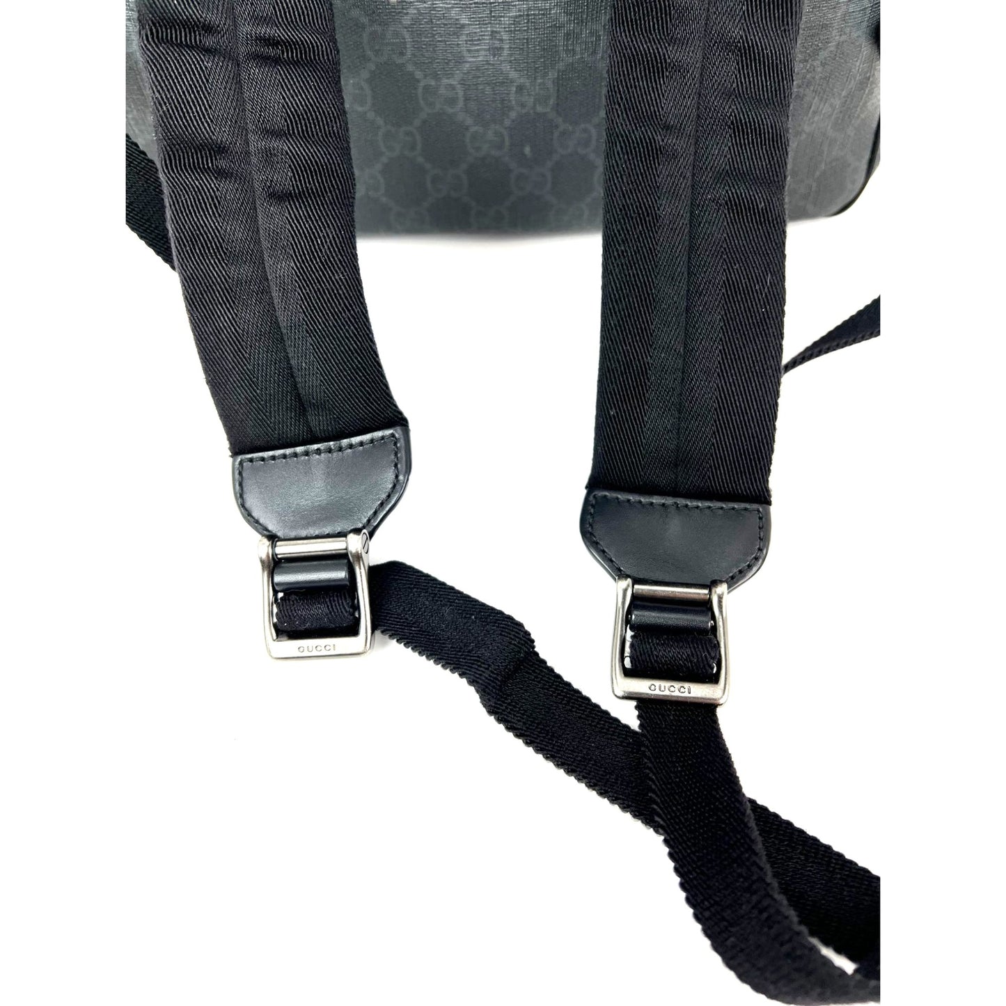 
                  
                    Gucci GG Supreme Medium Day Gray Black Backpack
                  
                