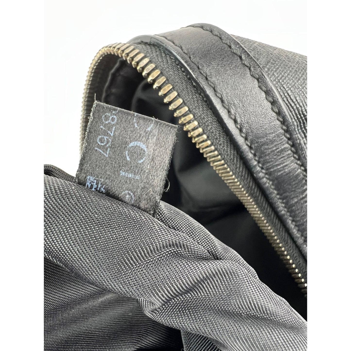 
                  
                    Gucci GG Supreme Medium Day Gray Black Backpack
                  
                