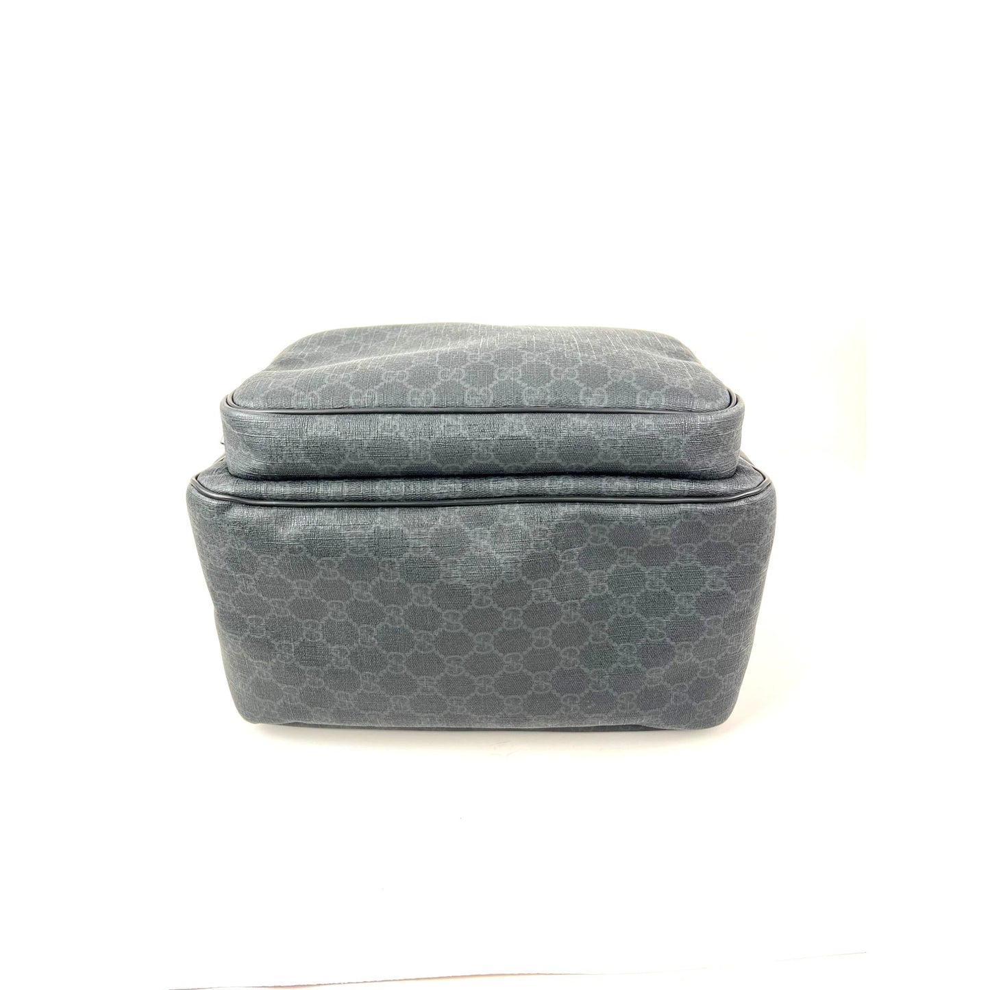 
                  
                    Gucci GG Supreme Medium Day Gray Black Backpack
                  
                