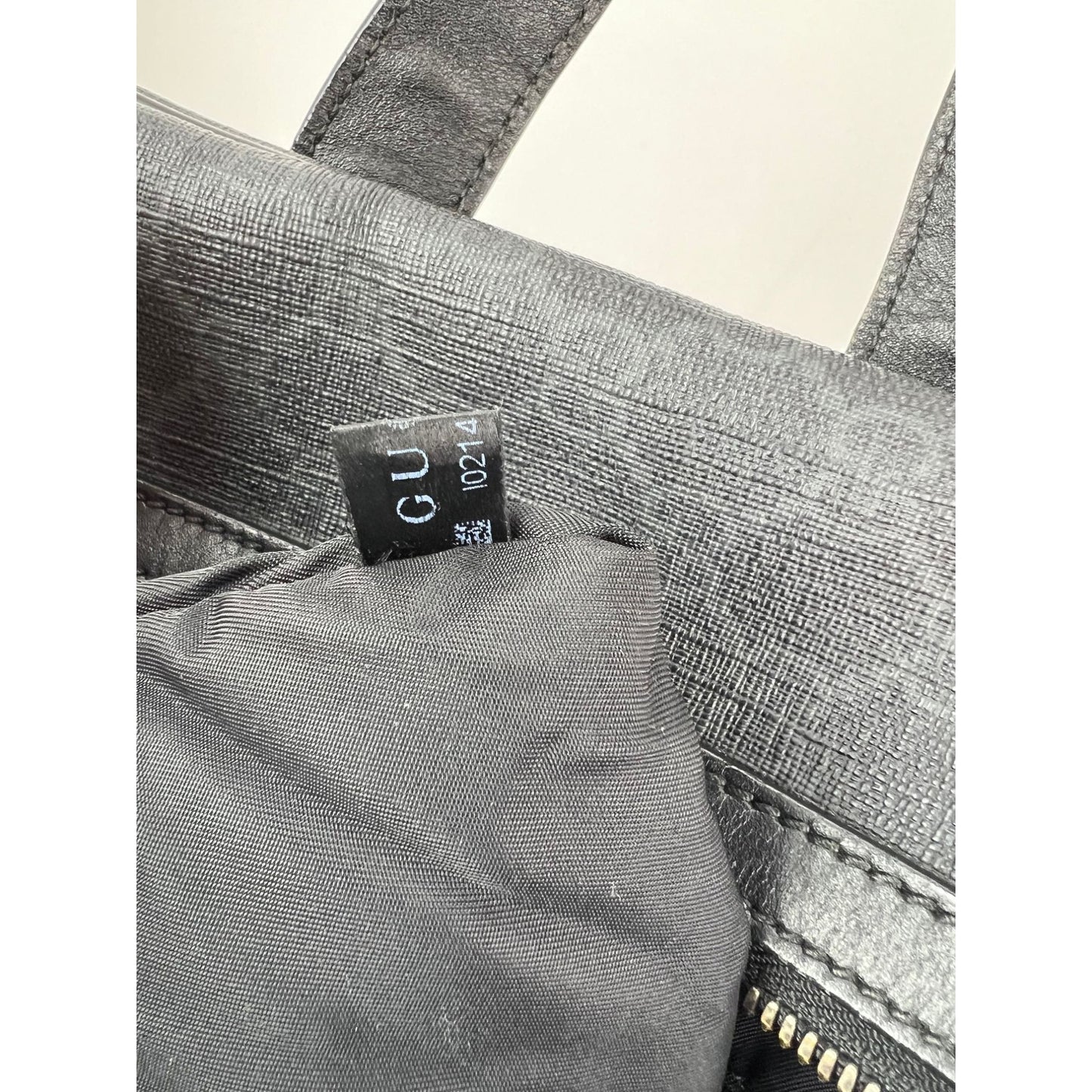 
                  
                    Gucci GG Supreme Medium Day Gray Black Backpack
                  
                