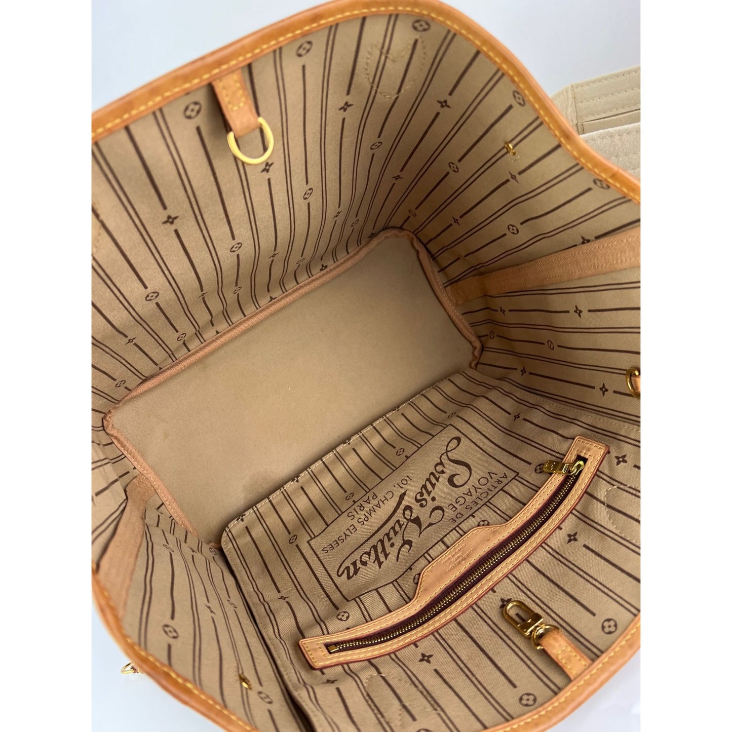 
                  
                    Louis Vuitton Neverfull MM Monogram Canvas Tote Bag
                  
                