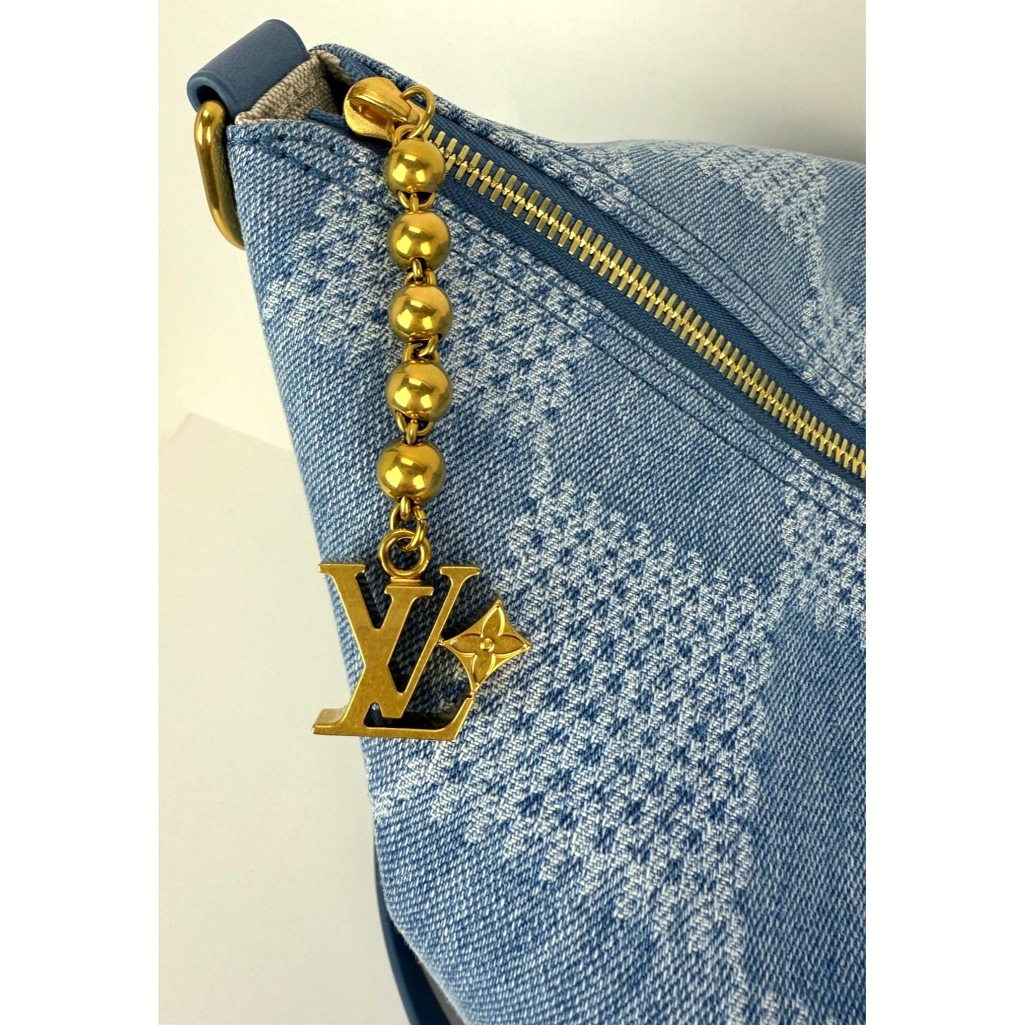 
                  
                    Louis Vuitton Damier Denim Vagabond hobo Handbag
                  
                