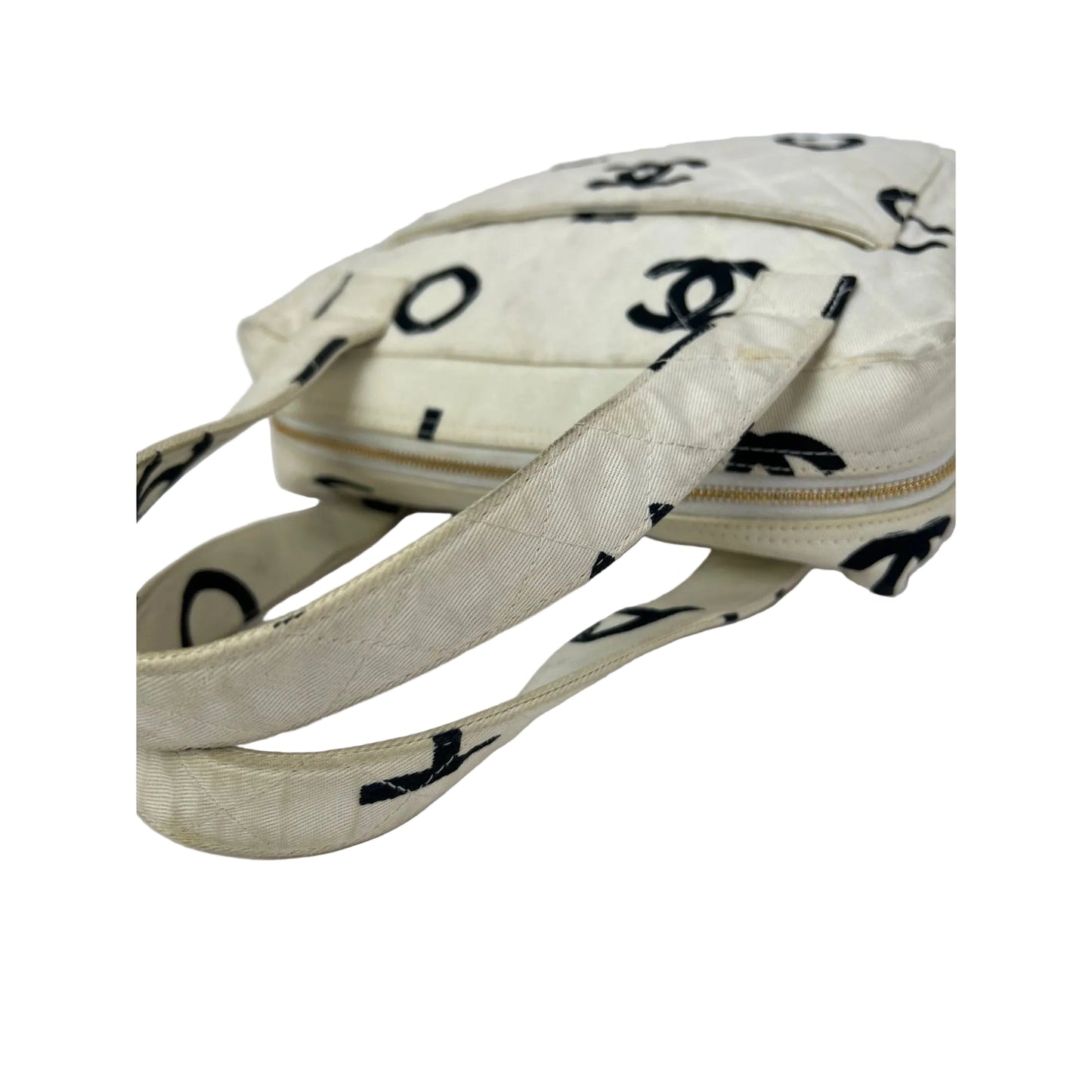 
                  
                    Chanel Matelasse Logo Ivory Cotton Canvas Vintage Hand Bag
                  
                