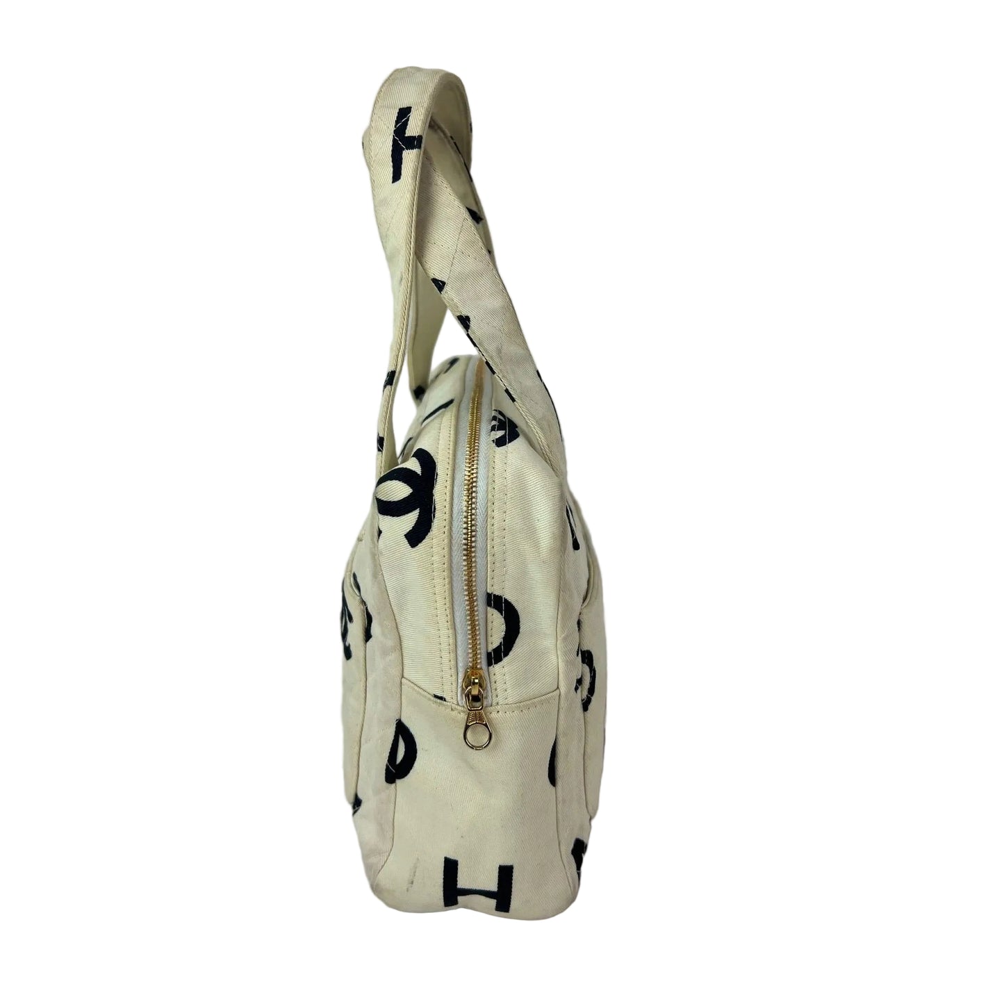 
                  
                    Chanel Matelasse Logo Ivory Cotton Canvas Vintage Hand Bag
                  
                