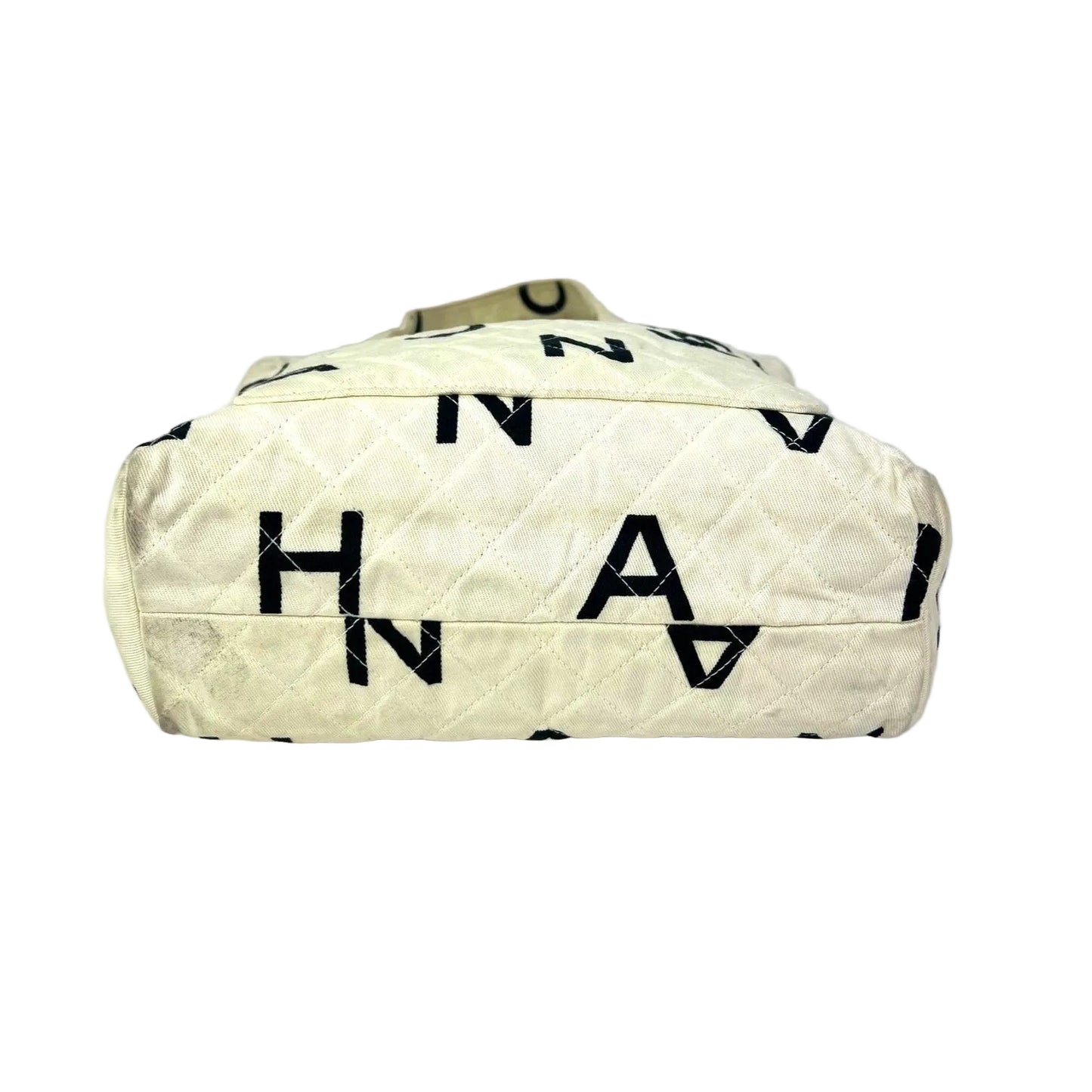 
                  
                    Chanel Matelasse Logo Ivory Cotton Canvas Vintage Hand Bag
                  
                