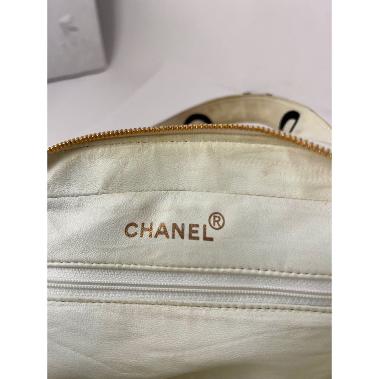 
                  
                    Chanel Matelasse Logo Ivory Cotton Canvas Vintage Hand Bag
                  
                