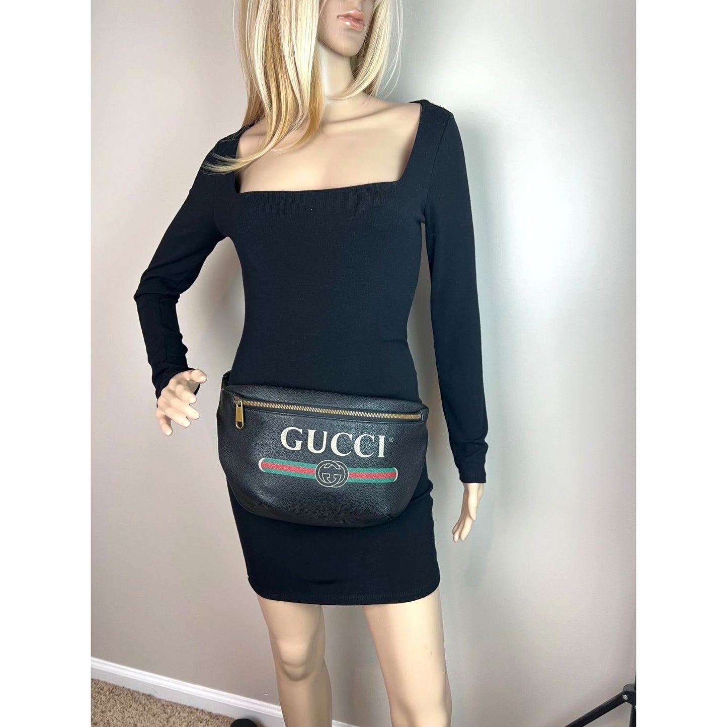 
                  
                    Gucci Grained Calfskin Black  Logo Belt Bag Fanny Pack
                  
                