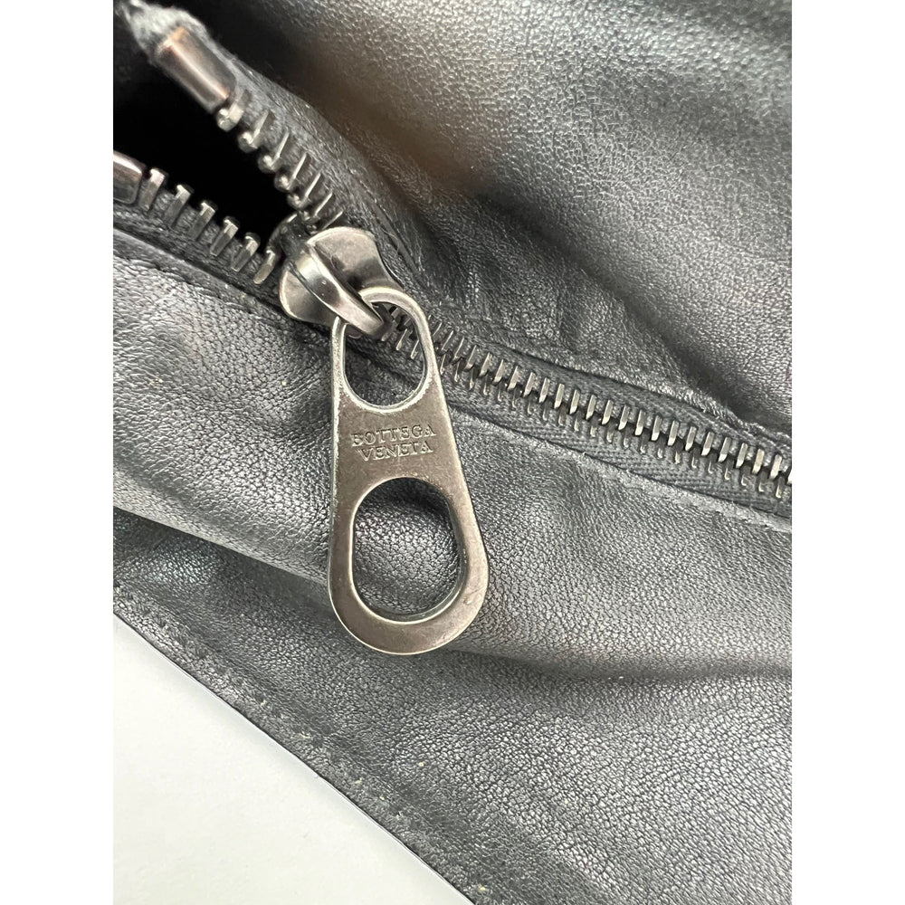 
                  
                    Bottega Veneta Intreciato Black leather zippered Messenger Tote Bag
                  
                