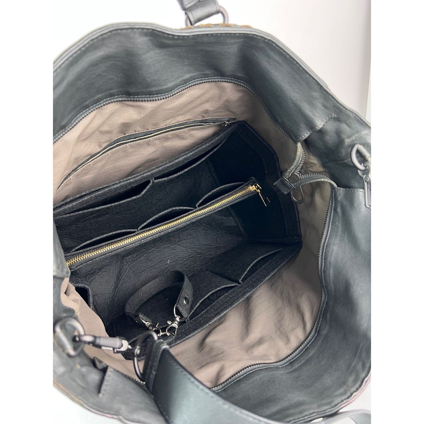 
                  
                    Bottega Veneta Intreciato Black leather zippered Messenger Tote Bag
                  
                