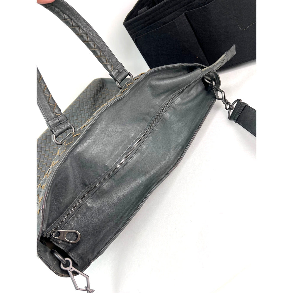 
                  
                    Bottega Veneta Intreciato Black leather zippered Messenger Tote Bag
                  
                