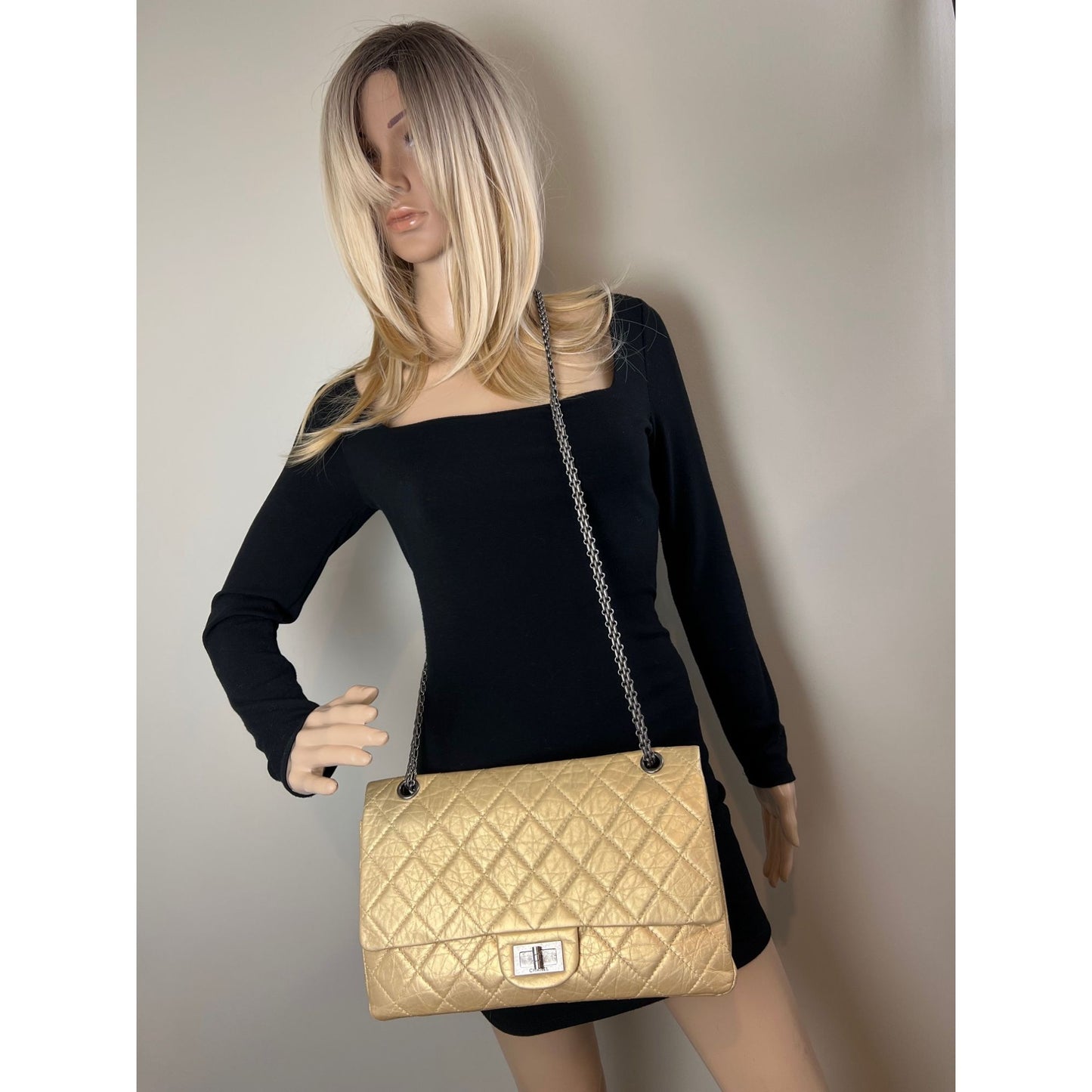 
                  
                    Chanel Metallic Aged Calfskin Quilted 2.55 Reissue 227 Double Flap Pale Gold
                  
                