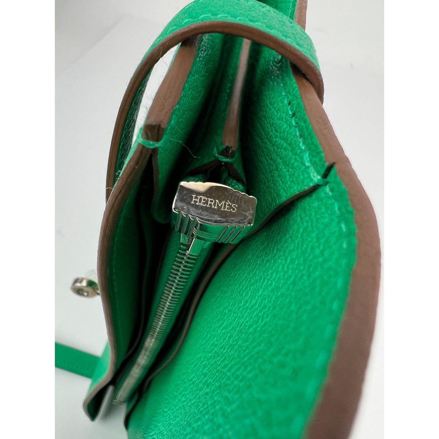 
                  
                    Hermes Chevre Mysore Kelly Longue Green Menthe Leather Wallet
                  
                