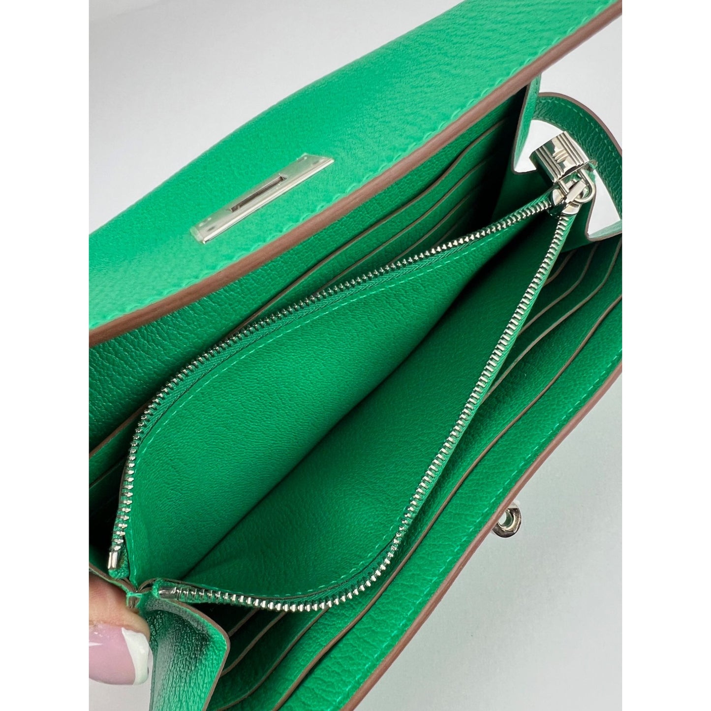 
                  
                    Hermes Chevre Mysore Kelly Longue Green Menthe Leather Wallet
                  
                