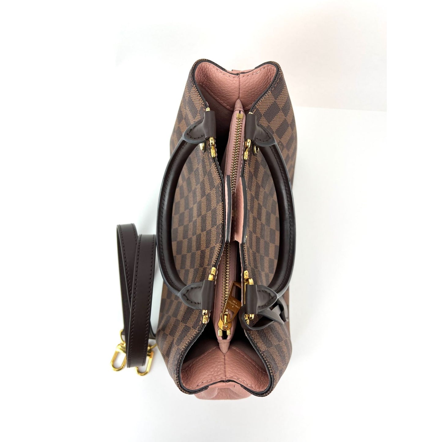 
                  
                    Louis Vuitton Cuir Taurillon Brittany Magnolia Damier Ebene Shoulder Hand Bag
                  
                