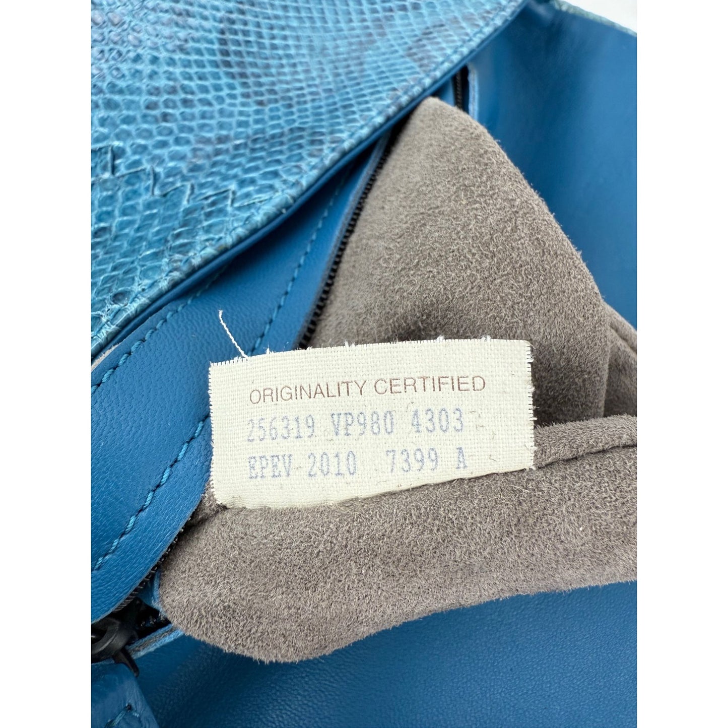 
                  
                    Bottega Veneta Python Embossed Blue Leather Shoulder Bag  EBAY LIVE
                  
                