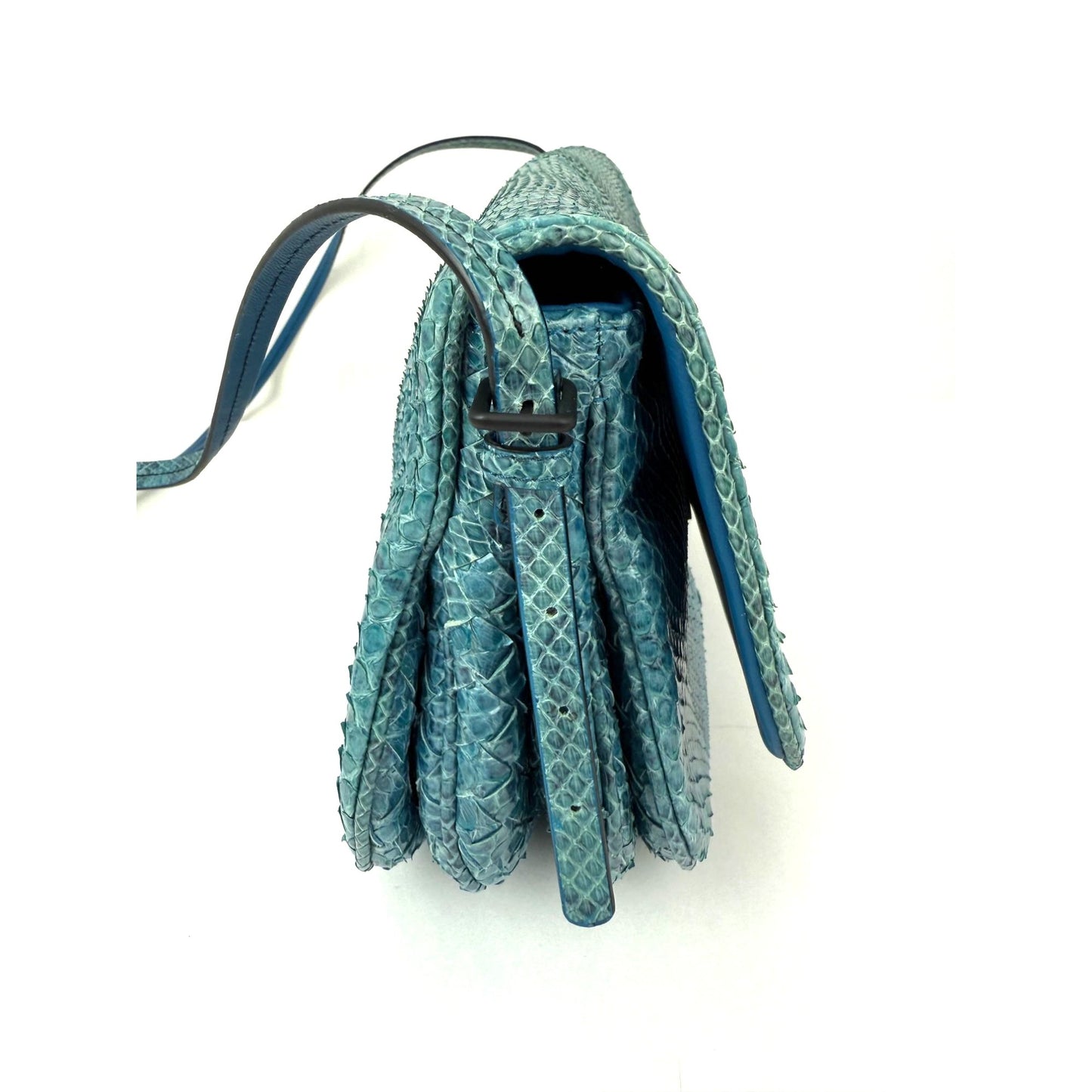 
                  
                    Bottega Veneta Python Embossed Blue Leather Shoulder Bag  EBAY LIVE
                  
                