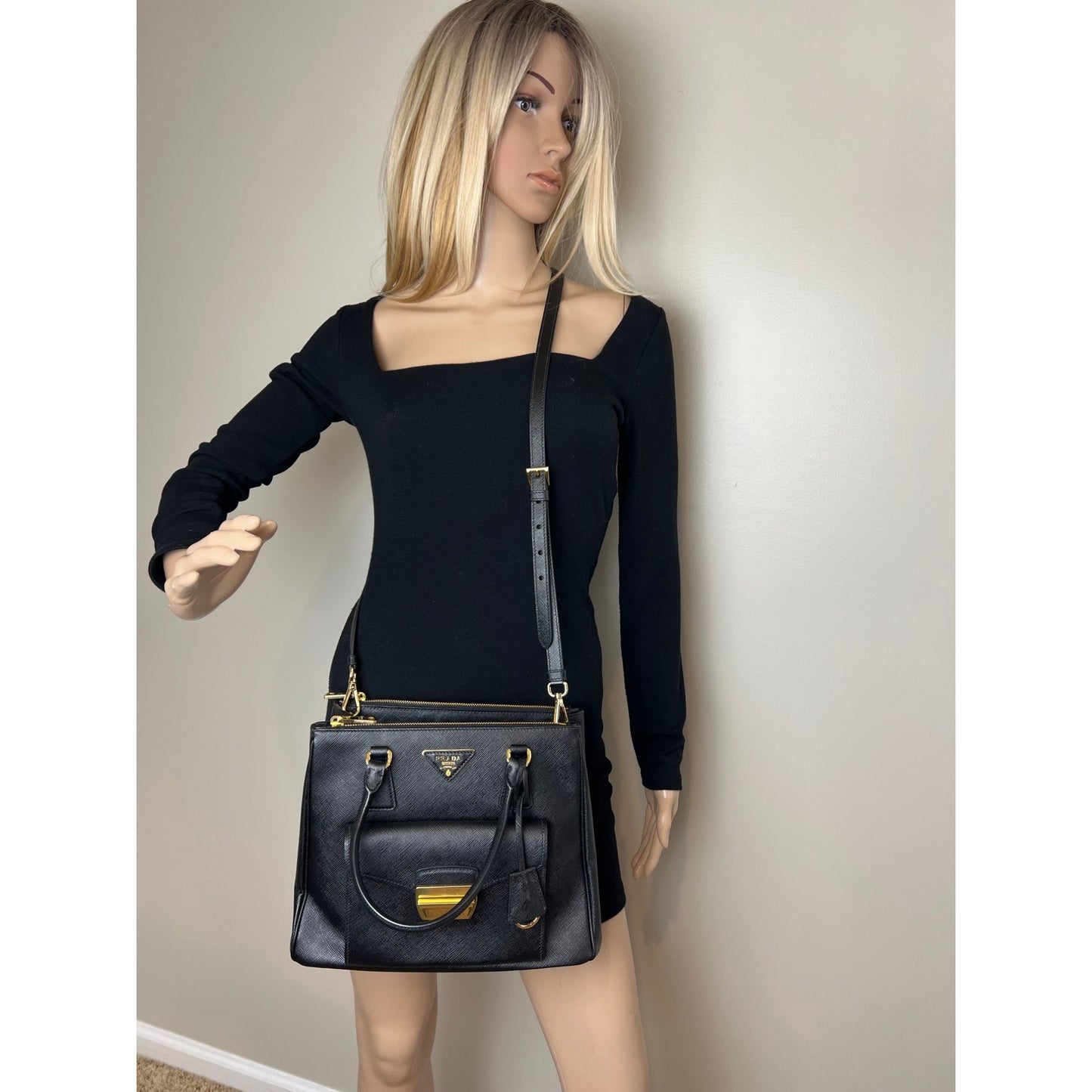 
                  
                    Prada Safriano Front Pocket Double Zip black Tote Bag
                  
                
