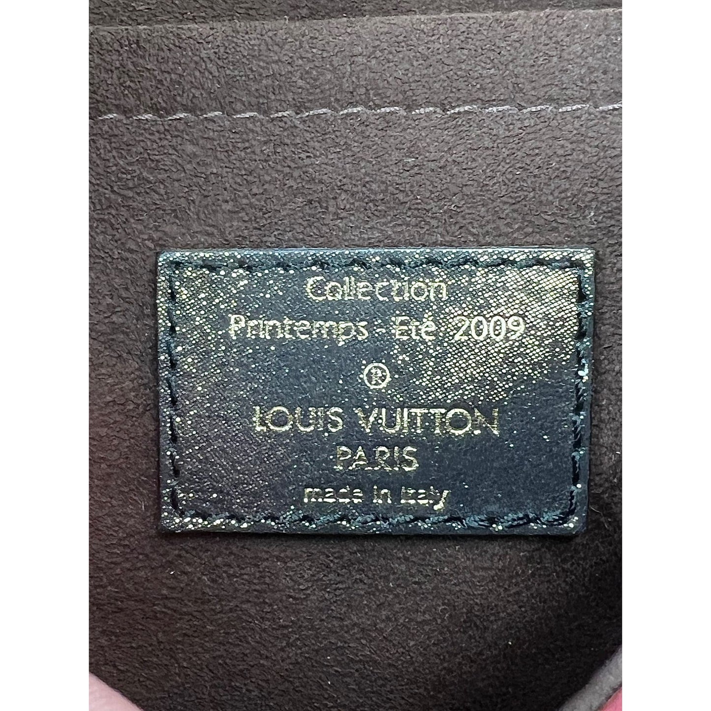 
                  
                    Louis Vuitton Monogram Kalahari GM Shoulder Bag
                  
                