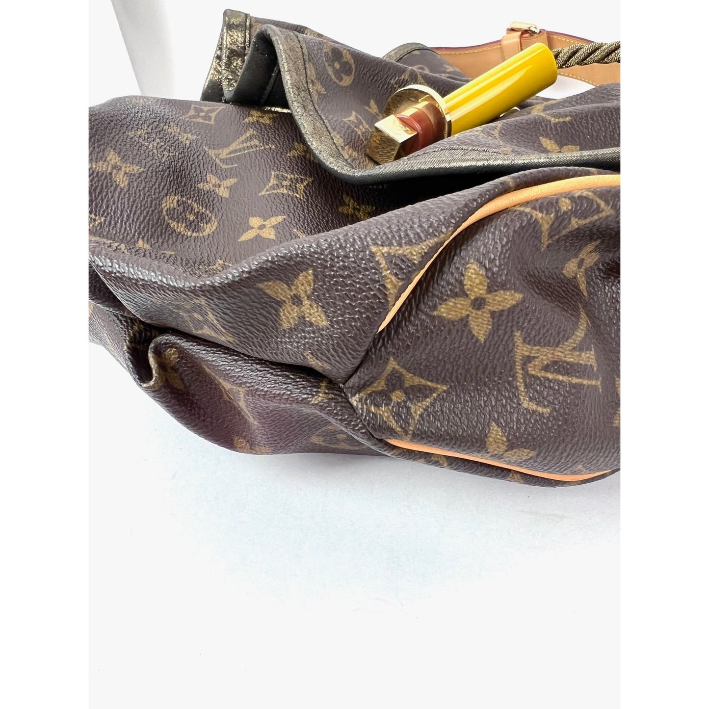 
                  
                    Louis Vuitton Monogram Kalahari GM Shoulder Bag
                  
                