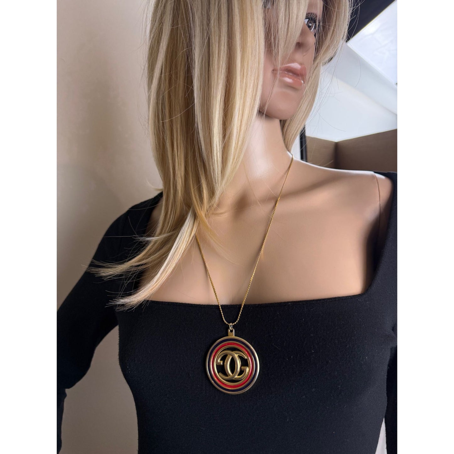 
                  
                    Gucci Interlocking G Pendant Gold Tone Vintage Necklace
                  
                