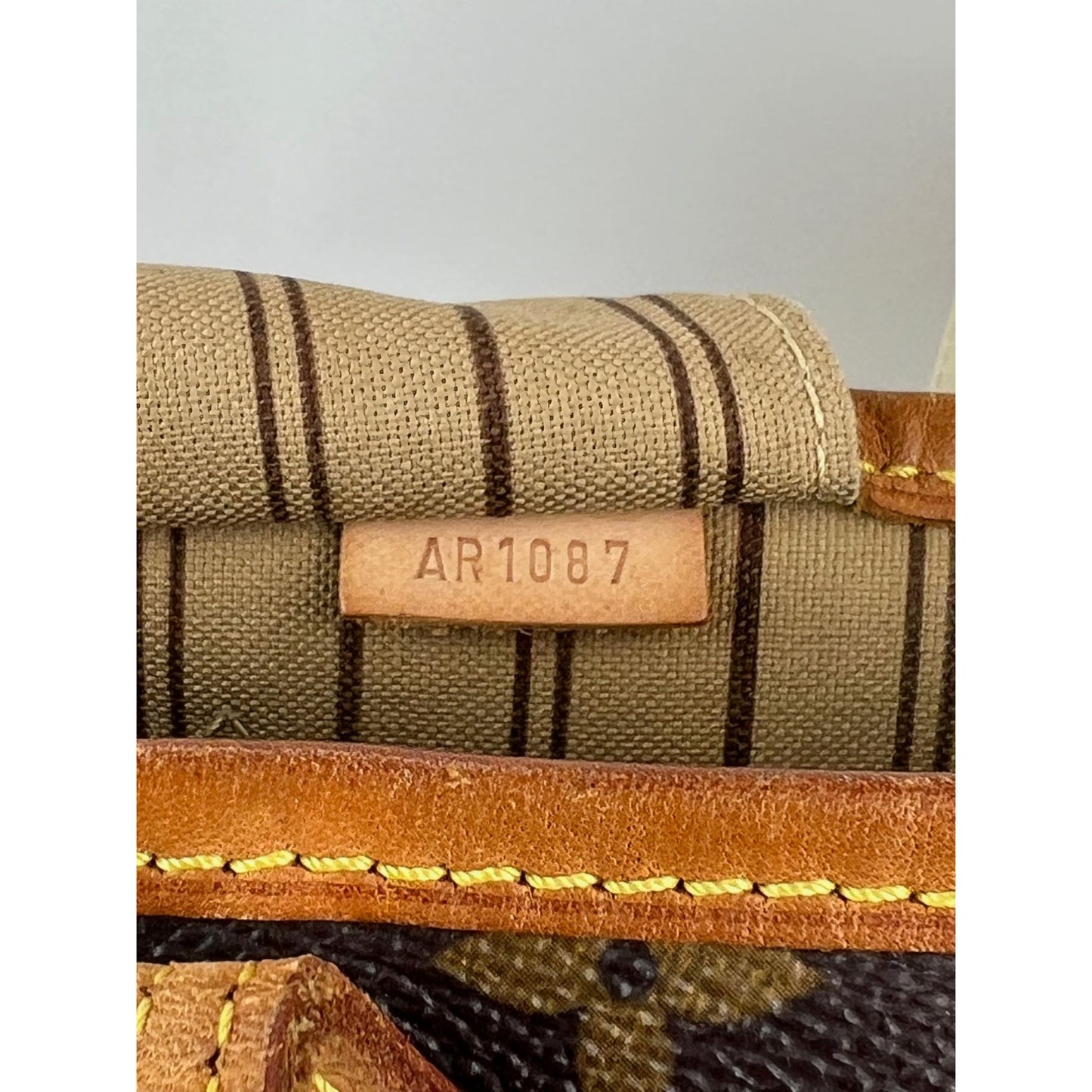 
                  
                    Louis Vuitton Neverfull MM Monogram Canvas Tote Bag
                  
                