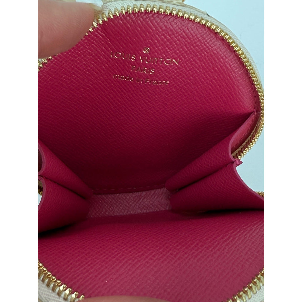 
                  
                    Louis Vuitton 2021 Christmas Animation Damier Azur Coin Case Bag Charm
                  
                