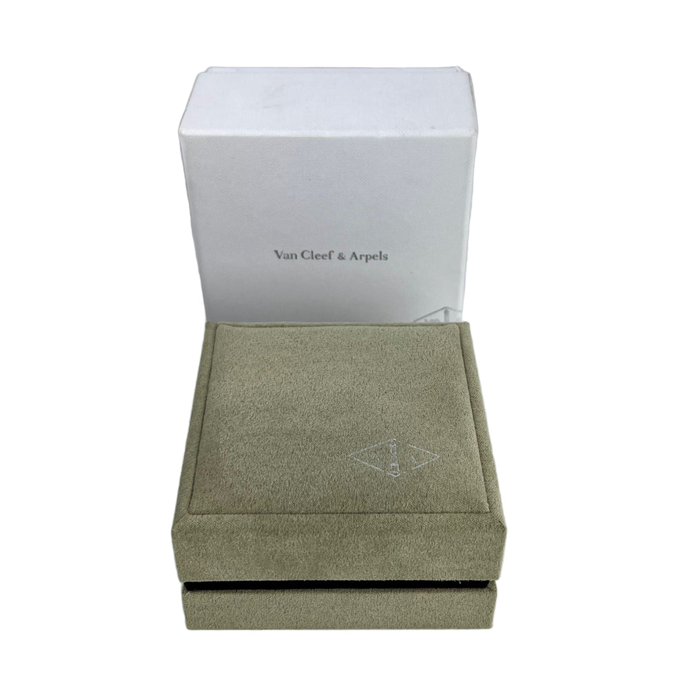 
                  
                    Van Cleef & Arpels Lucky Spring Earrings 18K Rose Gold White Mother-Of-Pearl
                  
                