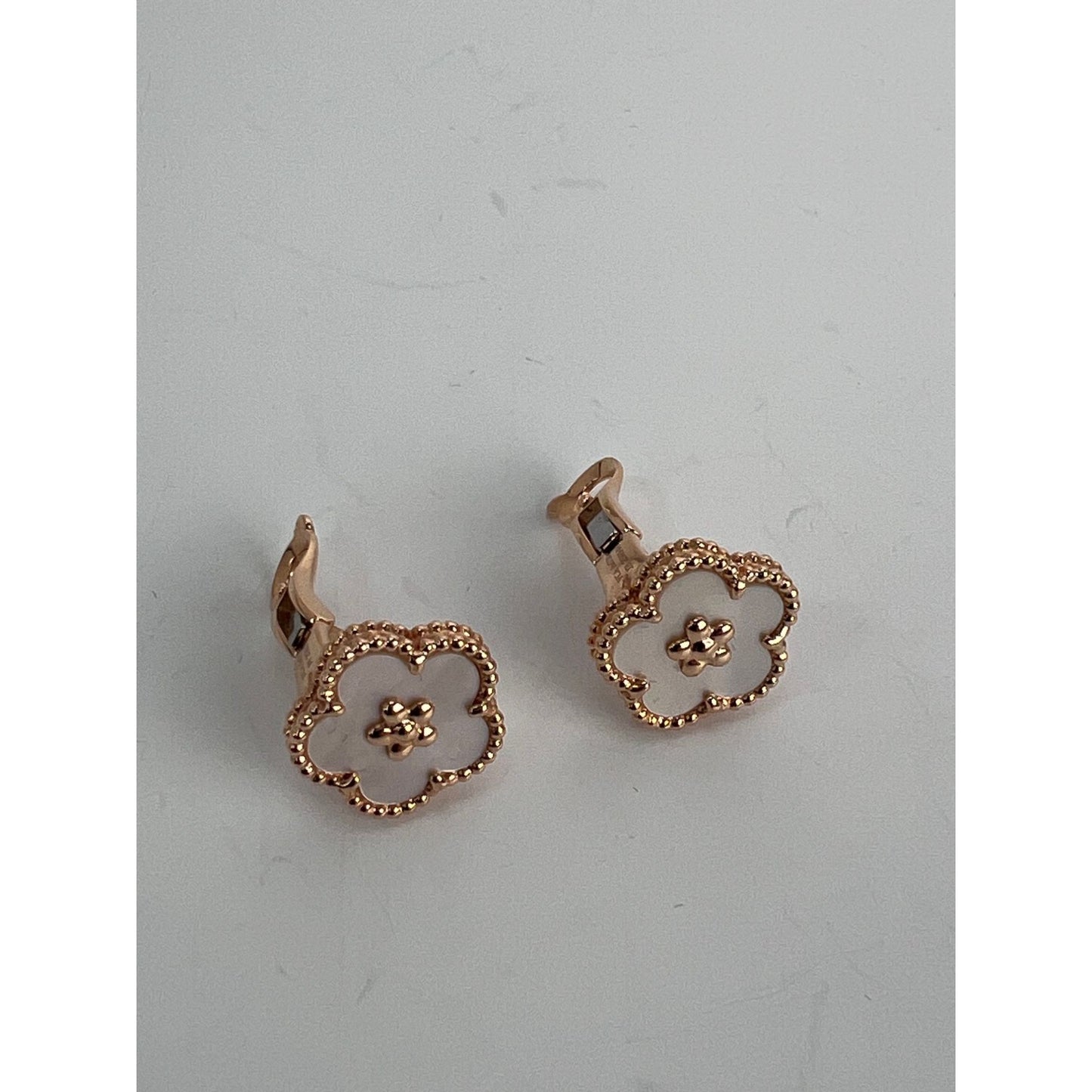 
                  
                    Van Cleef & Arpels Lucky Spring Earrings 18K Rose Gold White Mother-Of-Pearl
                  
                