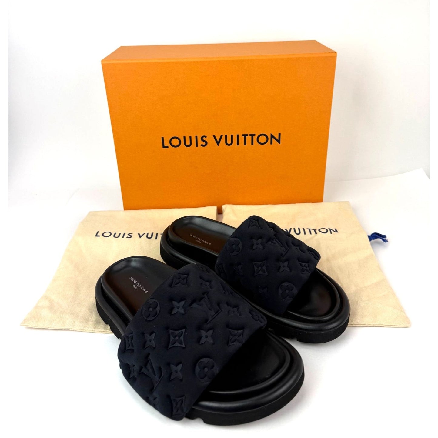 
                  
                    LOUIS VUITTON Pool Pillow Mules Slides Shoe
                  
                