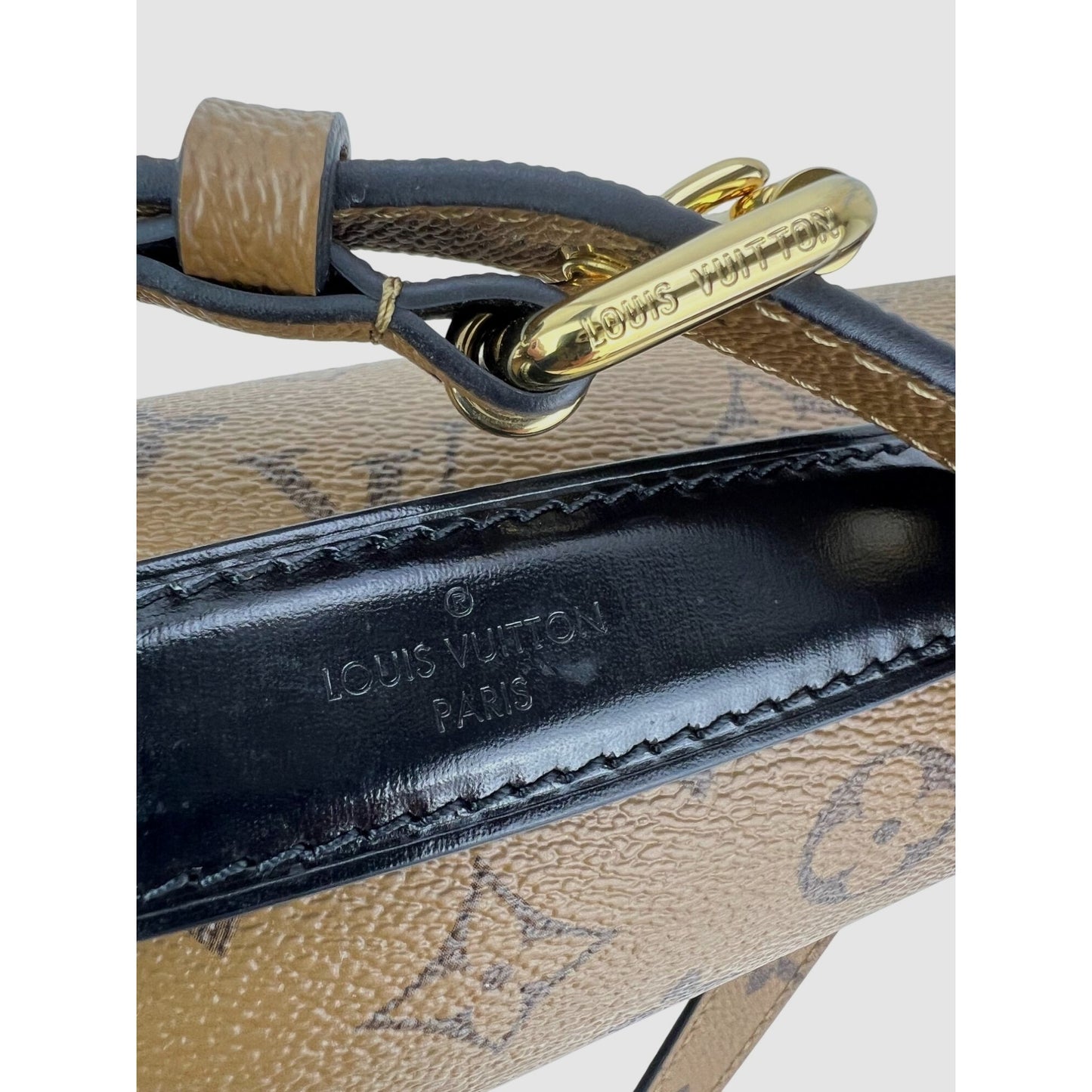 
                  
                    Louis Vuitton Pochette Metis Reverse Monogram Messenger Crossbody Bag
                  
                