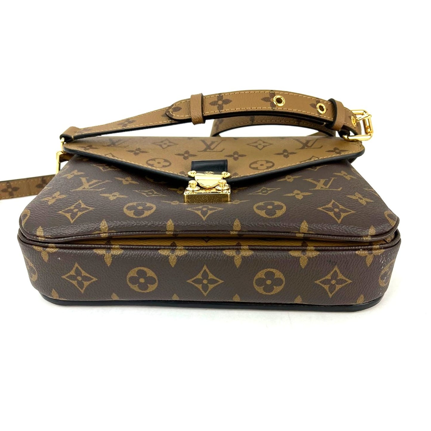 
                  
                    Louis Vuitton Pochette Metis Reverse Monogram Messenger Crossbody Bag
                  
                