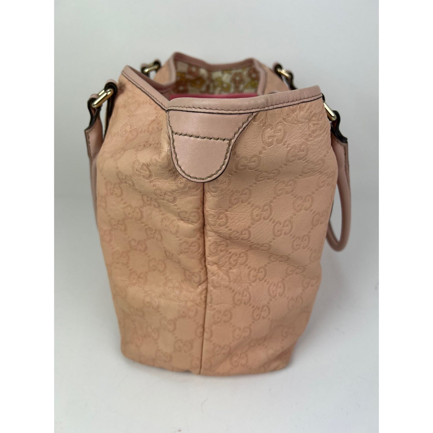 
                  
                    GUCCI Guccissima Pink Leather Joy Medium Rose Dragea Tote Bag
                  
                