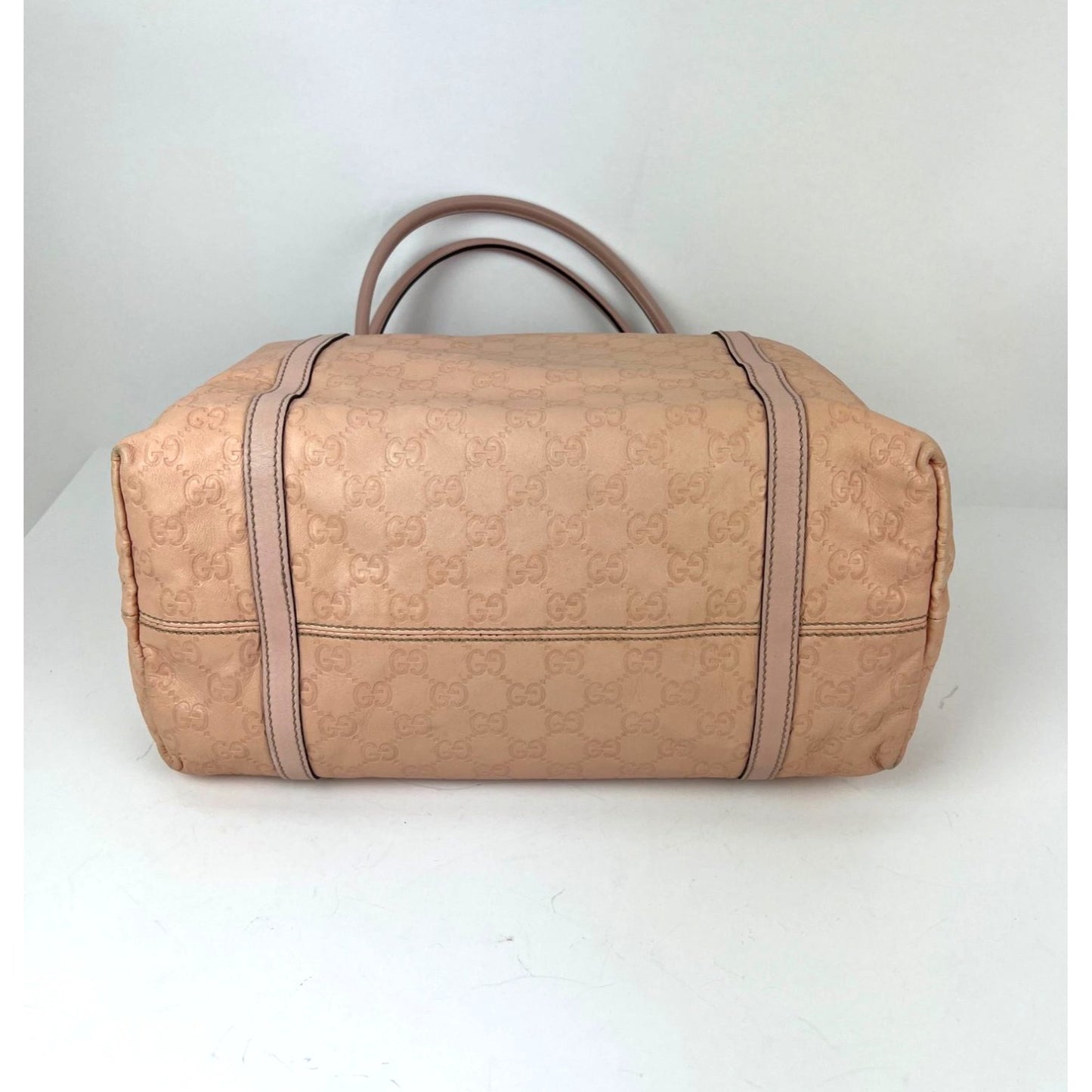 
                  
                    GUCCI Guccissima Pink Leather Joy Medium Rose Dragea Tote Bag
                  
                