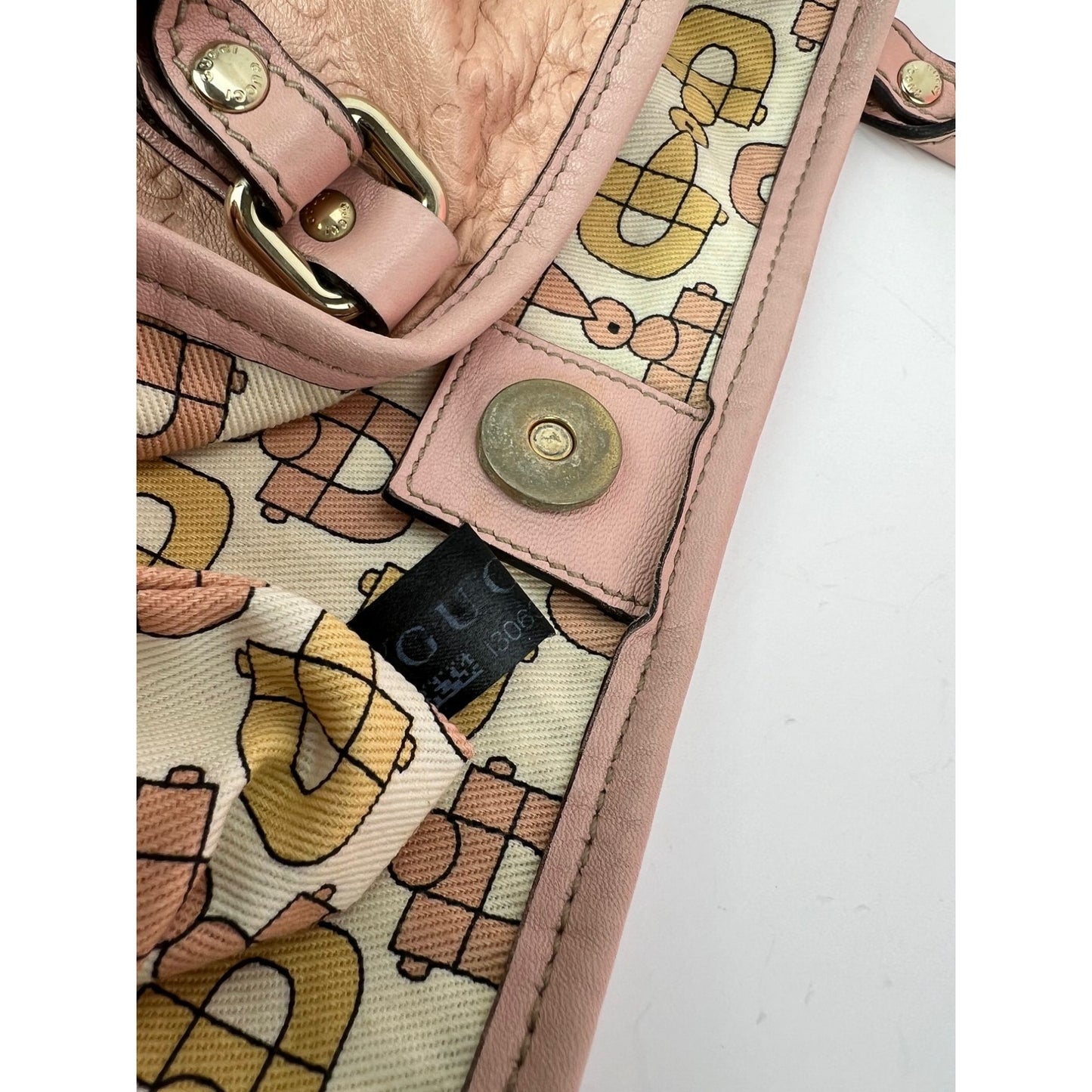 
                  
                    GUCCI Guccissima Pink Leather Joy Medium Rose Dragea Tote Bag
                  
                