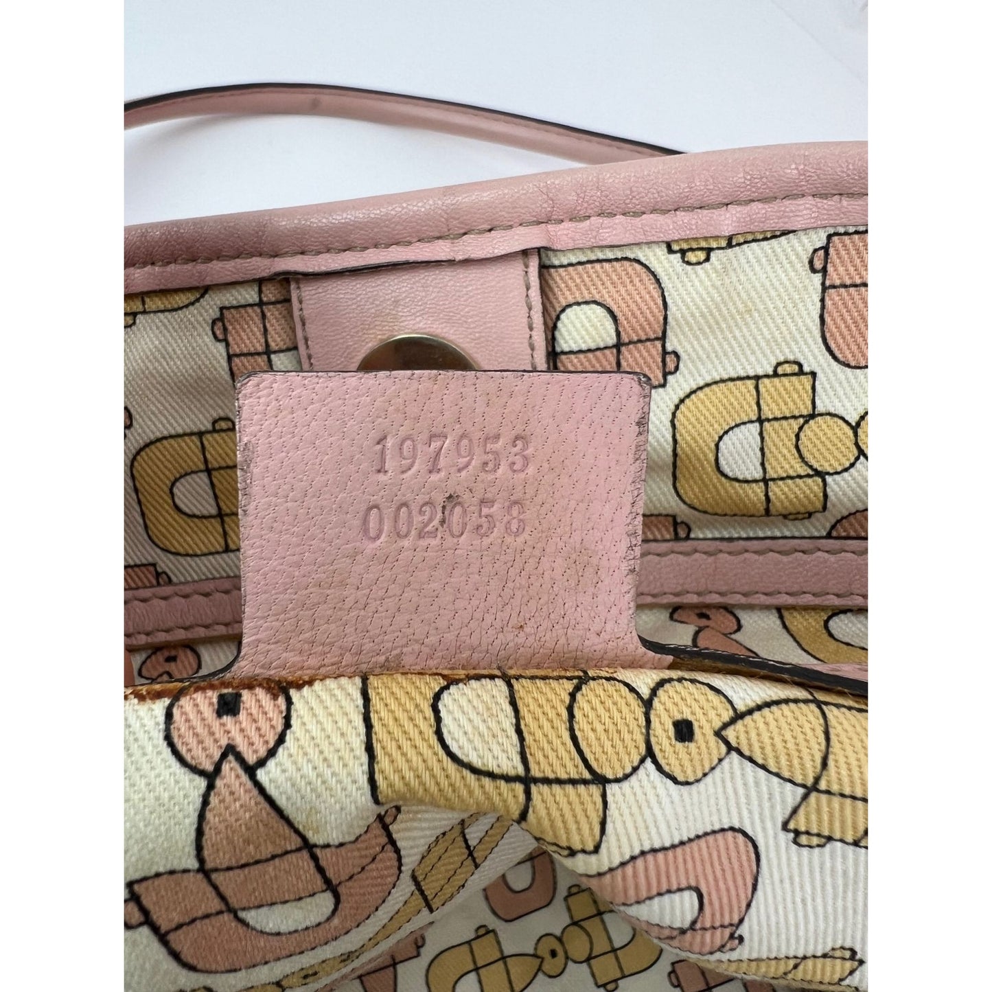 
                  
                    GUCCI Guccissima Pink Leather Joy Medium Rose Dragea Tote Bag
                  
                