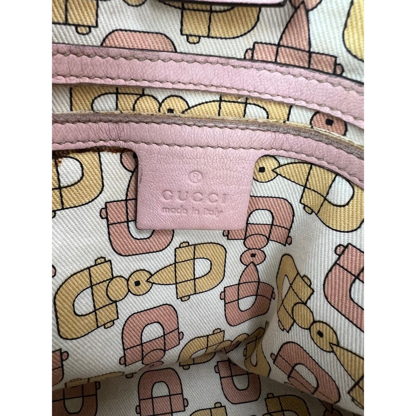 
                  
                    GUCCI Guccissima Pink Leather Joy Medium Rose Dragea Tote Bag
                  
                