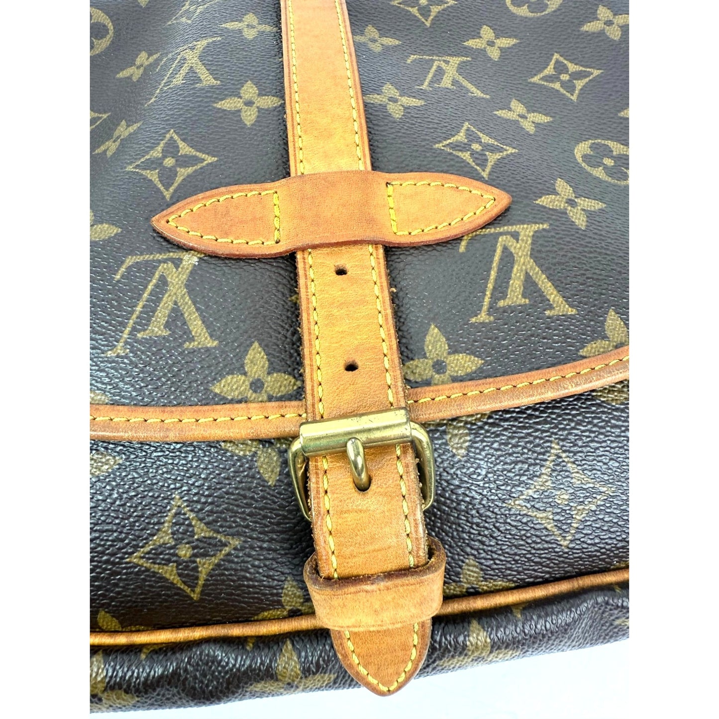 
                  
                    Louis Vuitton Monogram Saumur 30 Vintage Saddle Style Messenger Crossbody Bag
                  
                