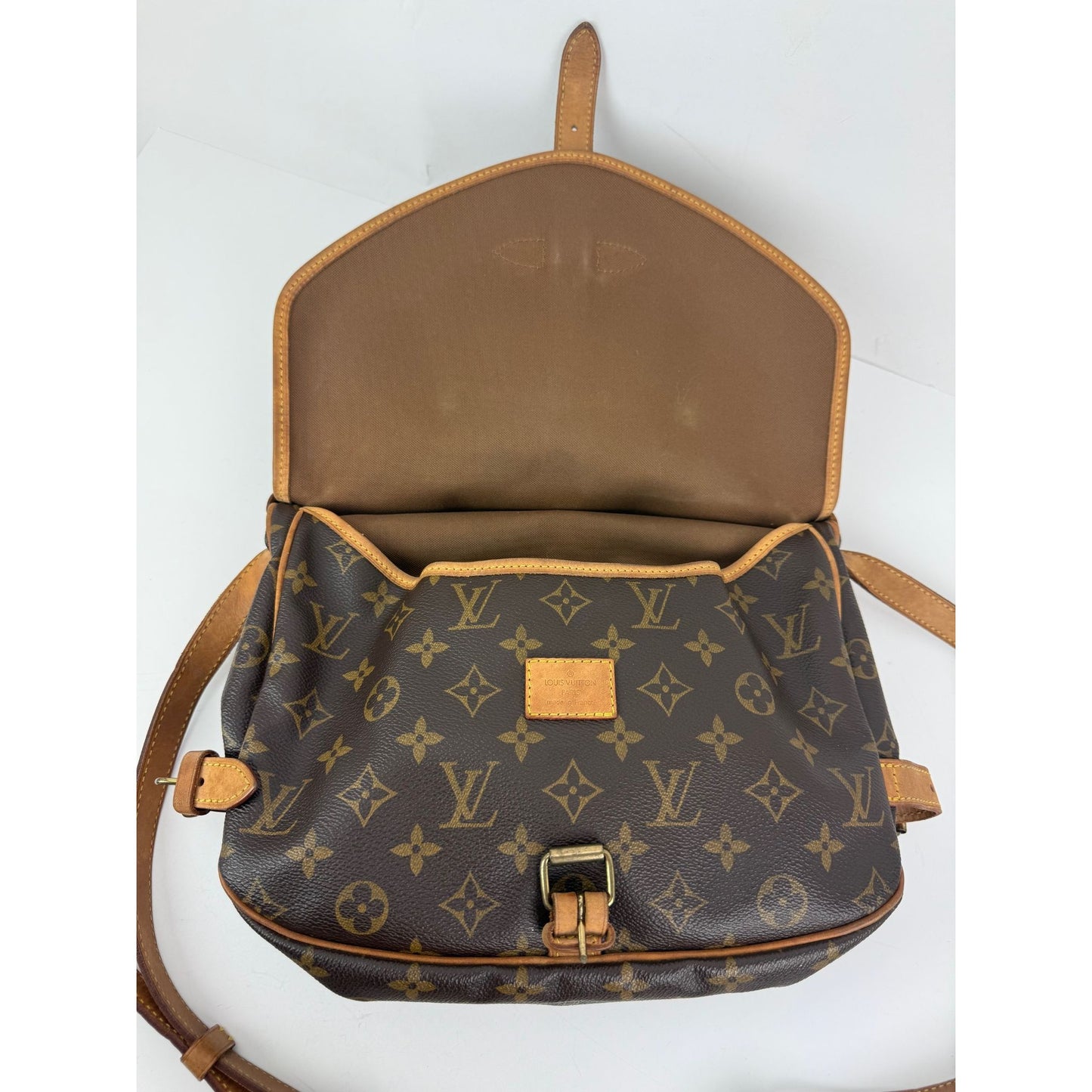 
                  
                    Louis Vuitton Monogram Saumur 30 Vintage Saddle Style Messenger Crossbody Bag
                  
                