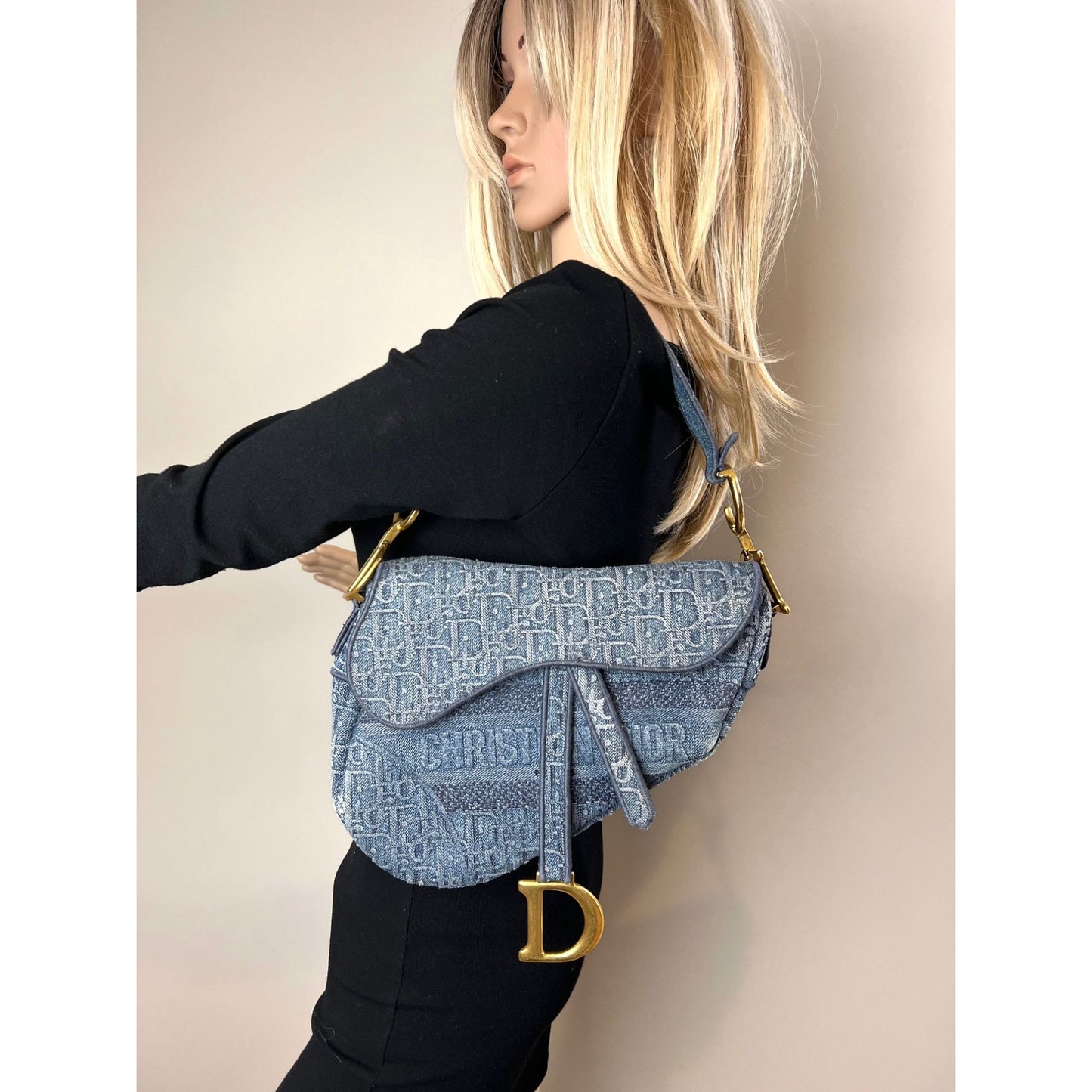 
                  
                    Christian Dior Oblique Embroidered Saddle Denim Blue Canvas Shoulder Hand Bag
                  
                