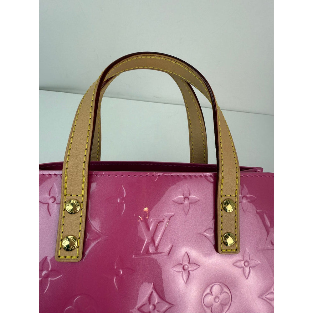 
                  
                    Louis Vuitton Vernis reade PM NM Neon Pink Crossbody Bag
                  
                