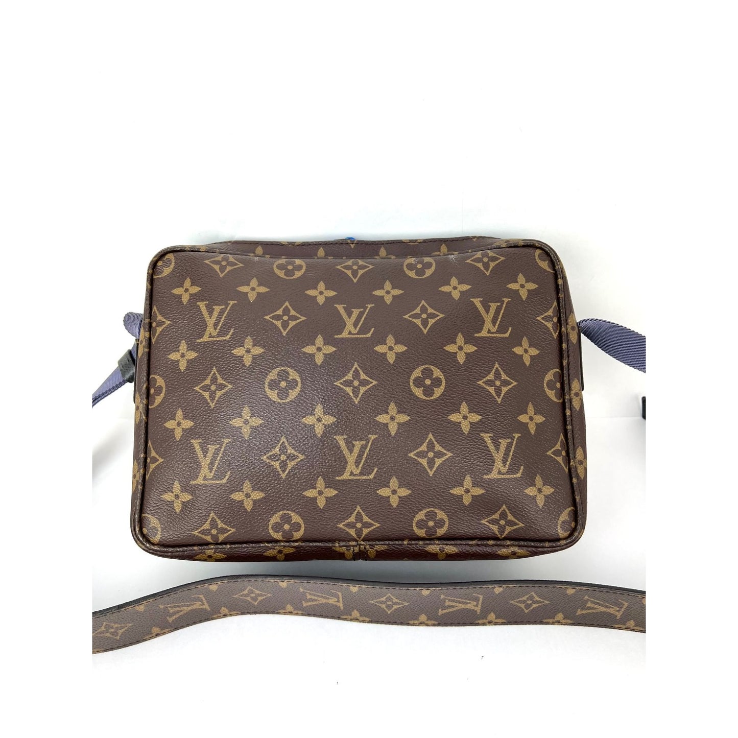 
                  
                    Louis Vuitton Monogram Outdoor Blue Messenger Bag
                  
                