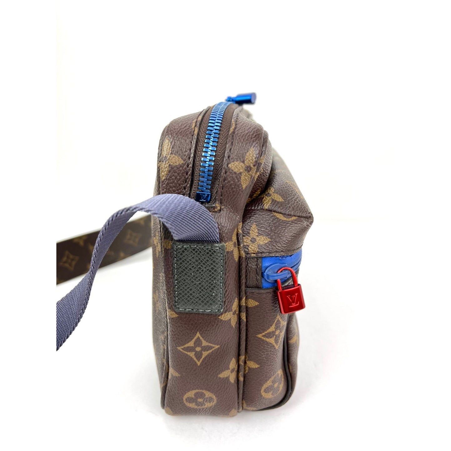
                  
                    Louis Vuitton Monogram Outdoor Blue Messenger Bag
                  
                