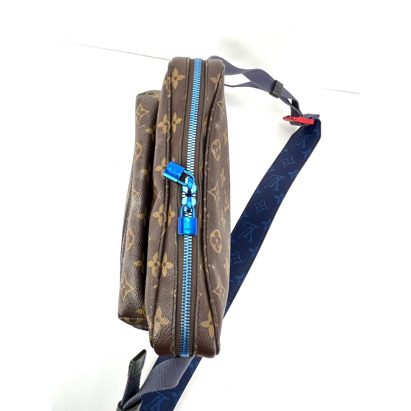 
                  
                    Louis Vuitton Monogram Outdoor Blue Messenger Bag
                  
                