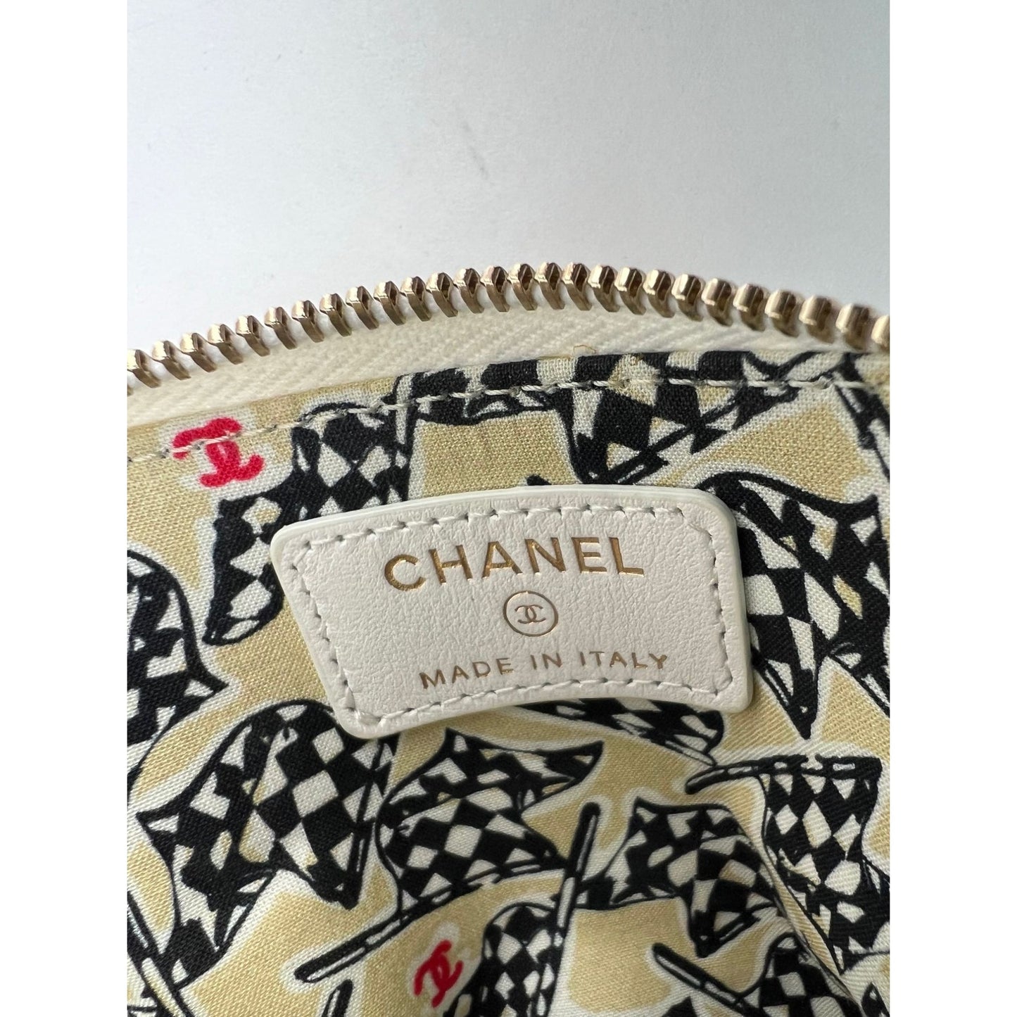 
                  
                    Chanel Caviar Quilted CC Zip Card Holder White Wallet
                  
                