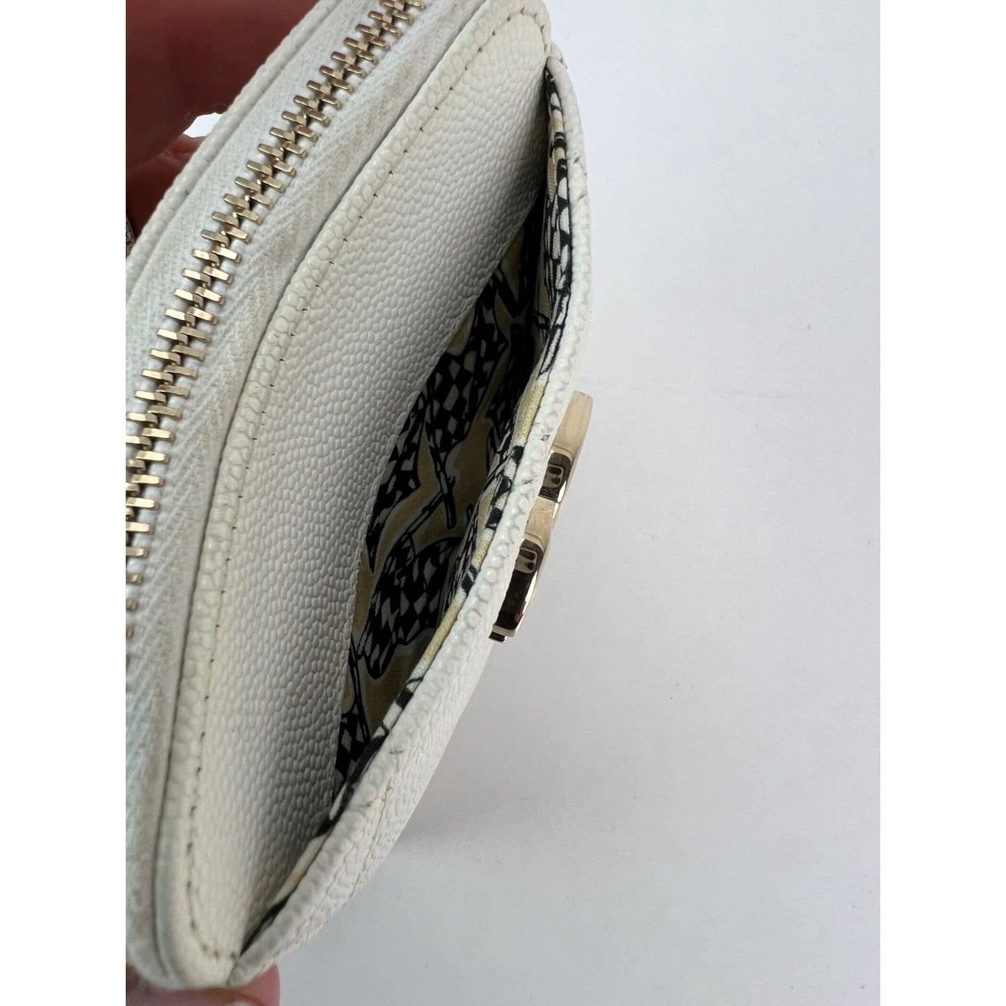 
                  
                    Chanel Caviar Quilted CC Zip Card Holder White Wallet
                  
                