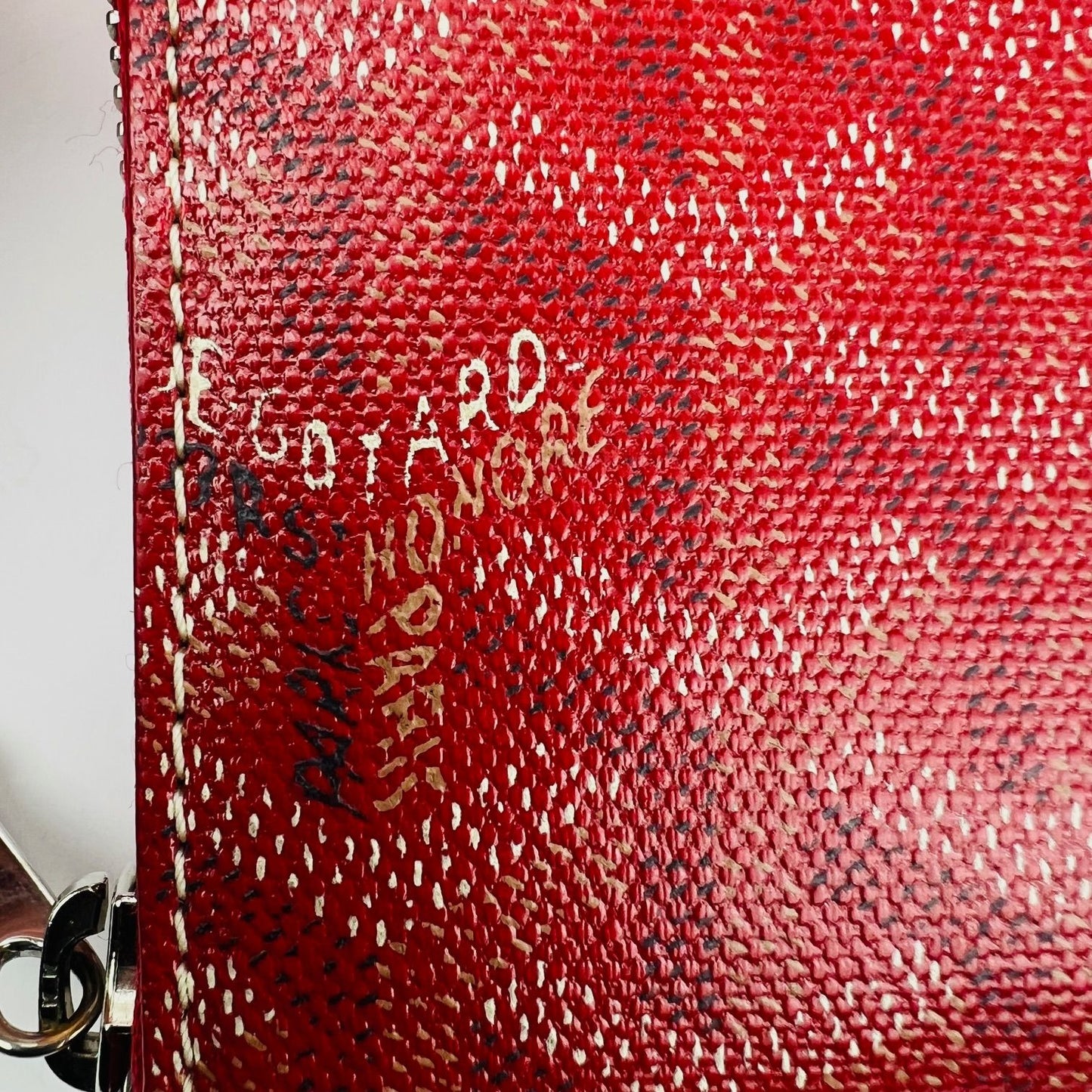 
                  
                    Goyard Matignon GM Wallet Goyardine Red Zip Around Clutch
                  
                