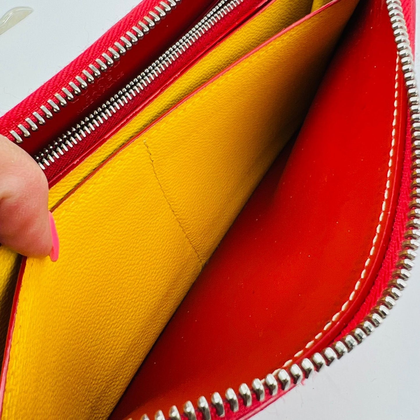 
                  
                    Goyard Matignon GM Wallet Goyardine Red Zip Around Clutch
                  
                