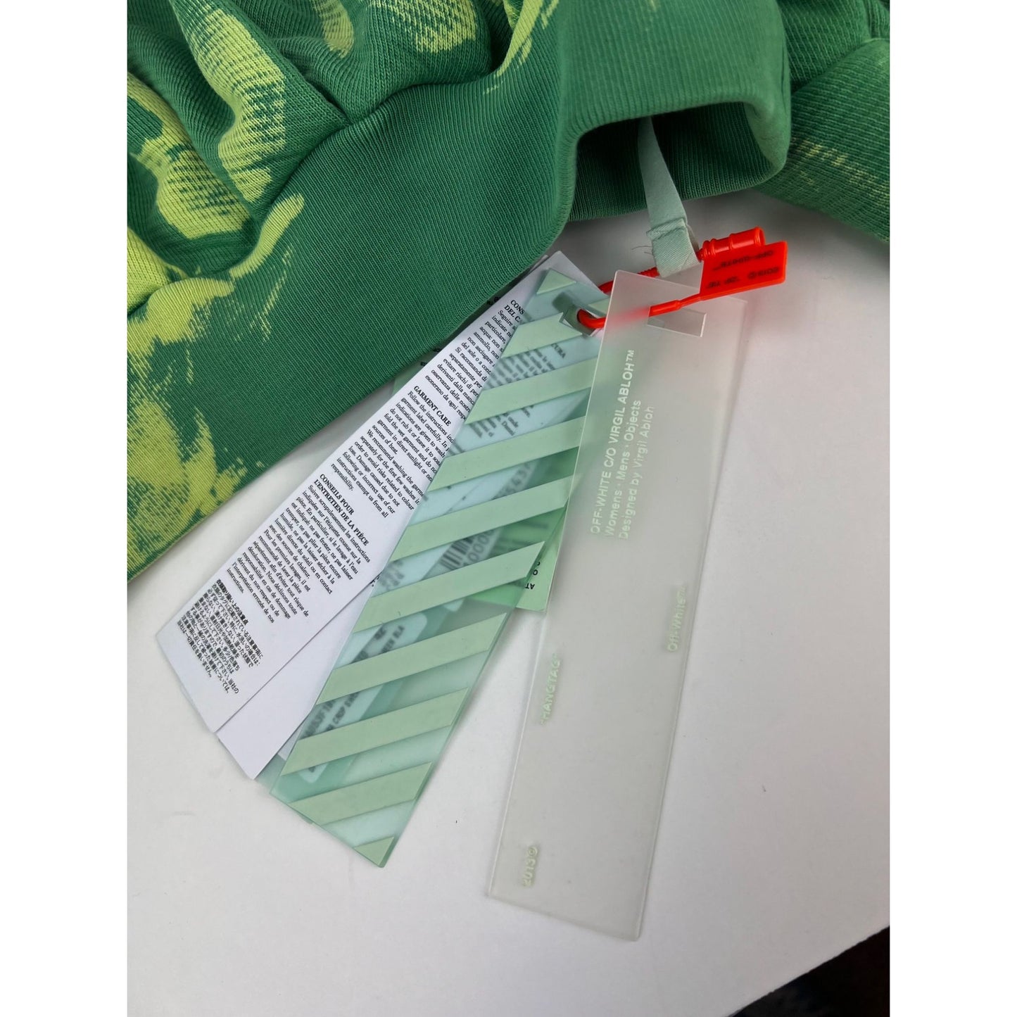 
                  
                    OFF White Tye Dye Xtra Crop Sweatsh Light Green Sweatshirt
                  
                