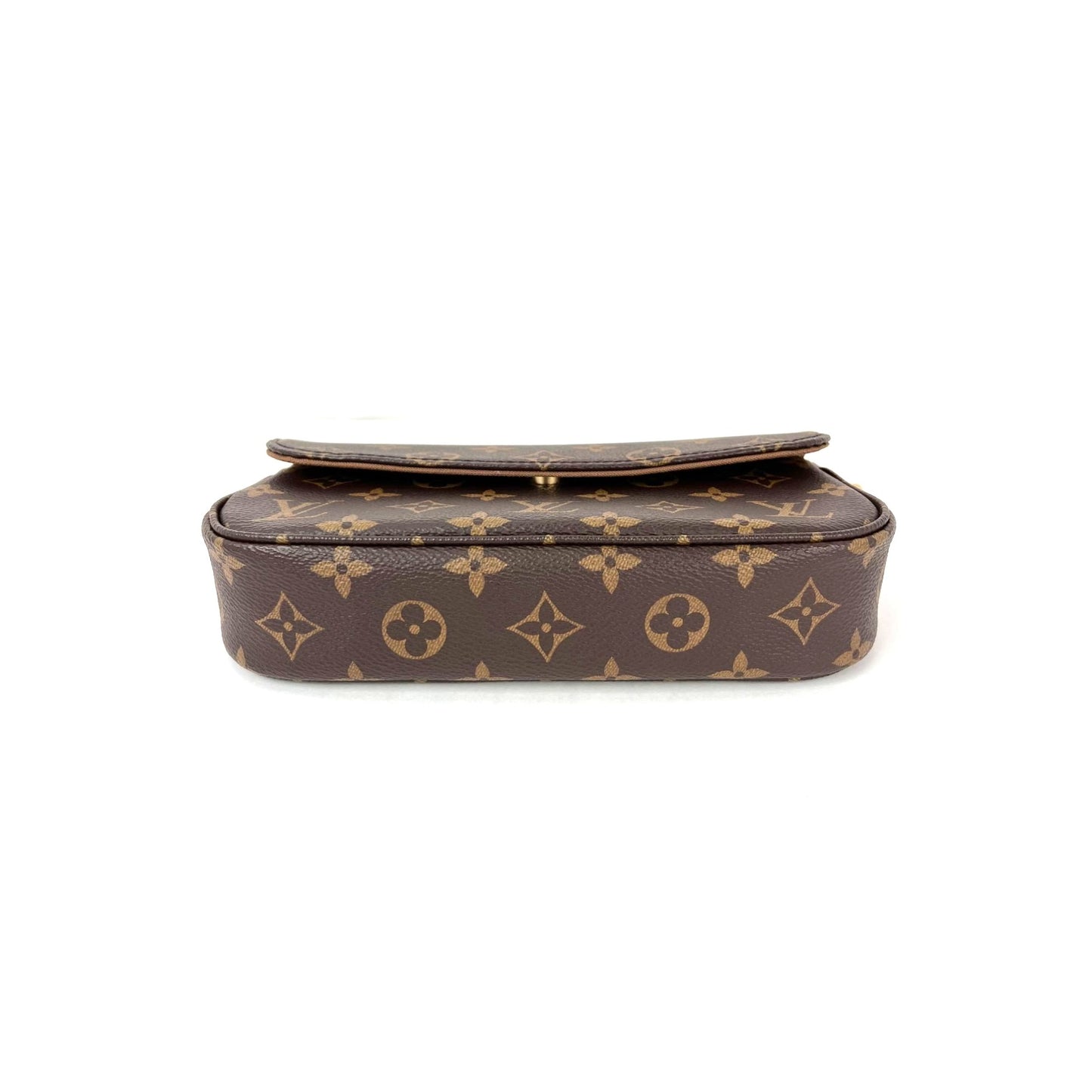 
                  
                    Louis Vuitton Monogram Ivy Wallet on a Chain Shoulder Bag
                  
                