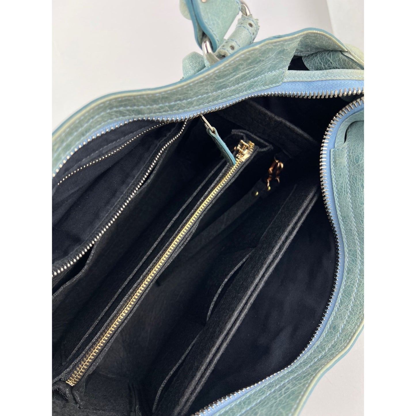 
                  
                    Balenciaga Agneau Giant Brogues Light Green Hardware City Distressed Bag Vintage
                  
                
